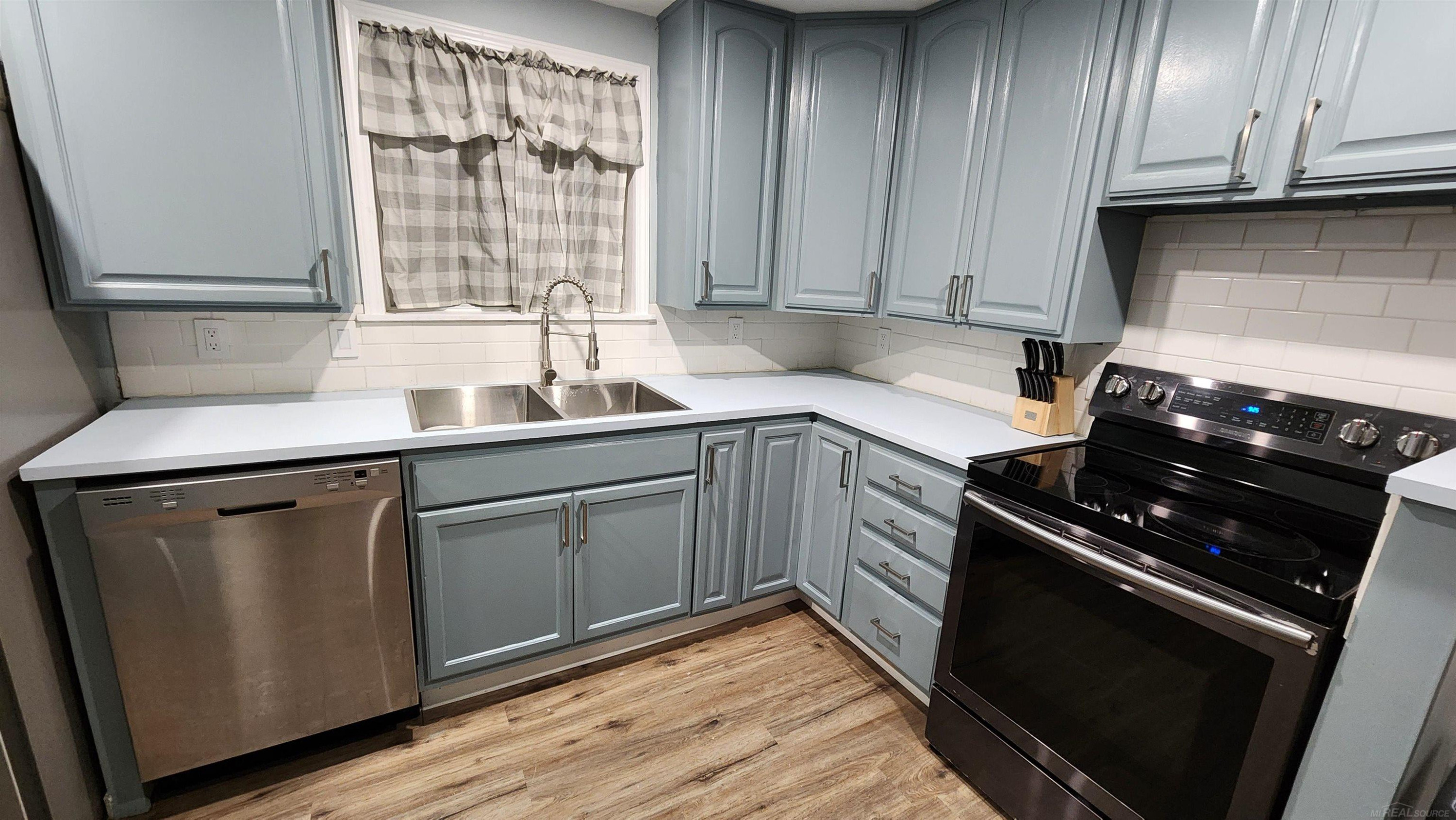 808 Lotus Drive, Erie, MI — Photo 6