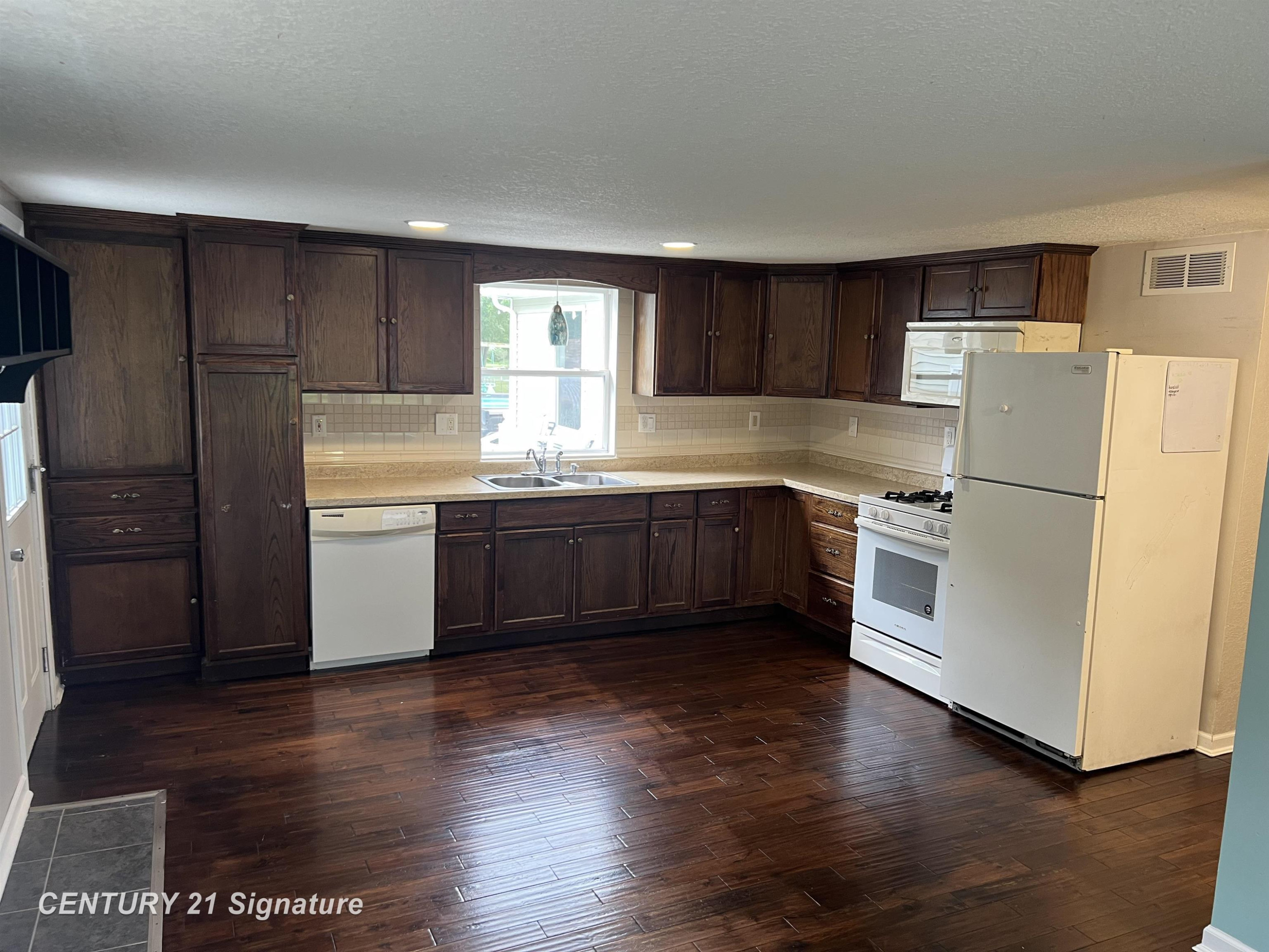 1104 E Hurd Road, Clio, MI 48420 — Photo 2