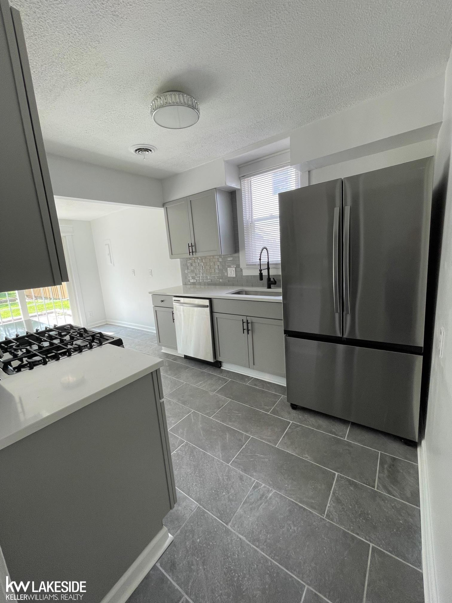50925 Ashley Street, New Baltimore, MI 48047 — Photo 12