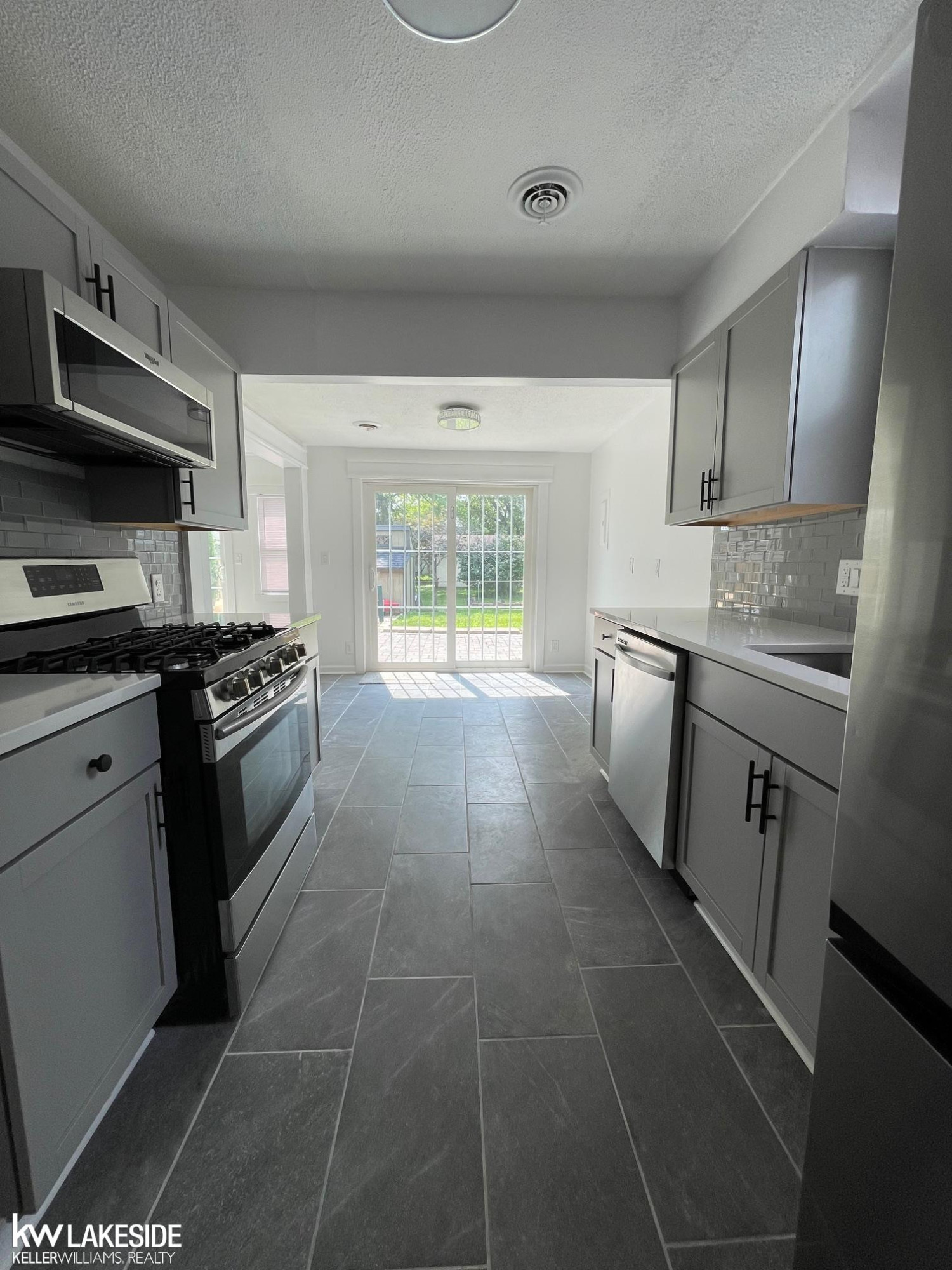 50925 Ashley Street, New Baltimore, MI 48047 — Photo 14