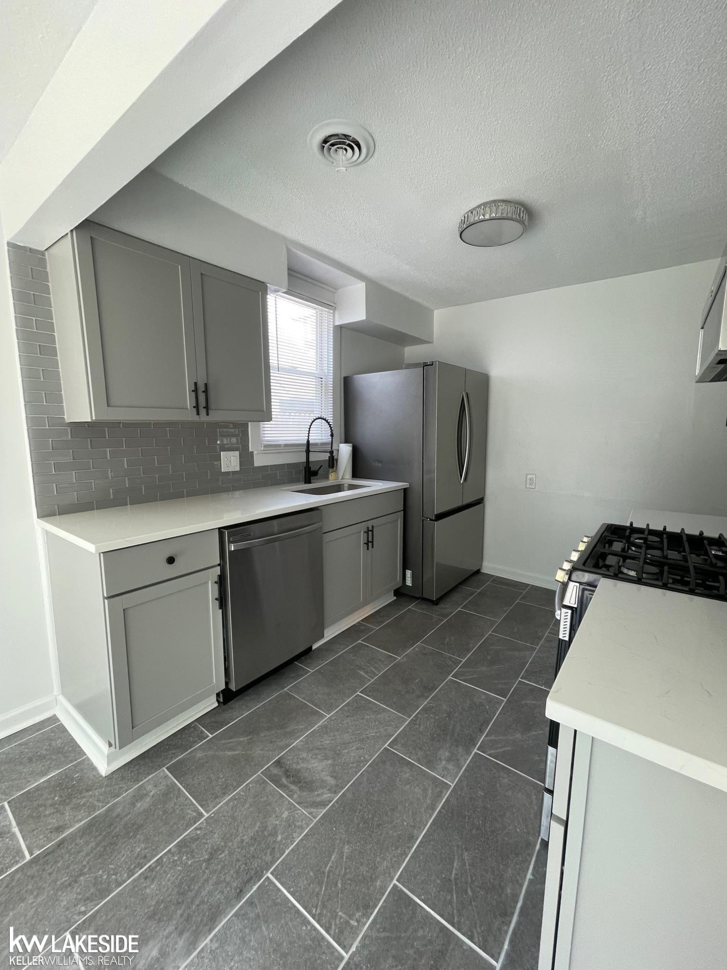 50925 Ashley Street, New Baltimore, MI 48047 — Photo 15