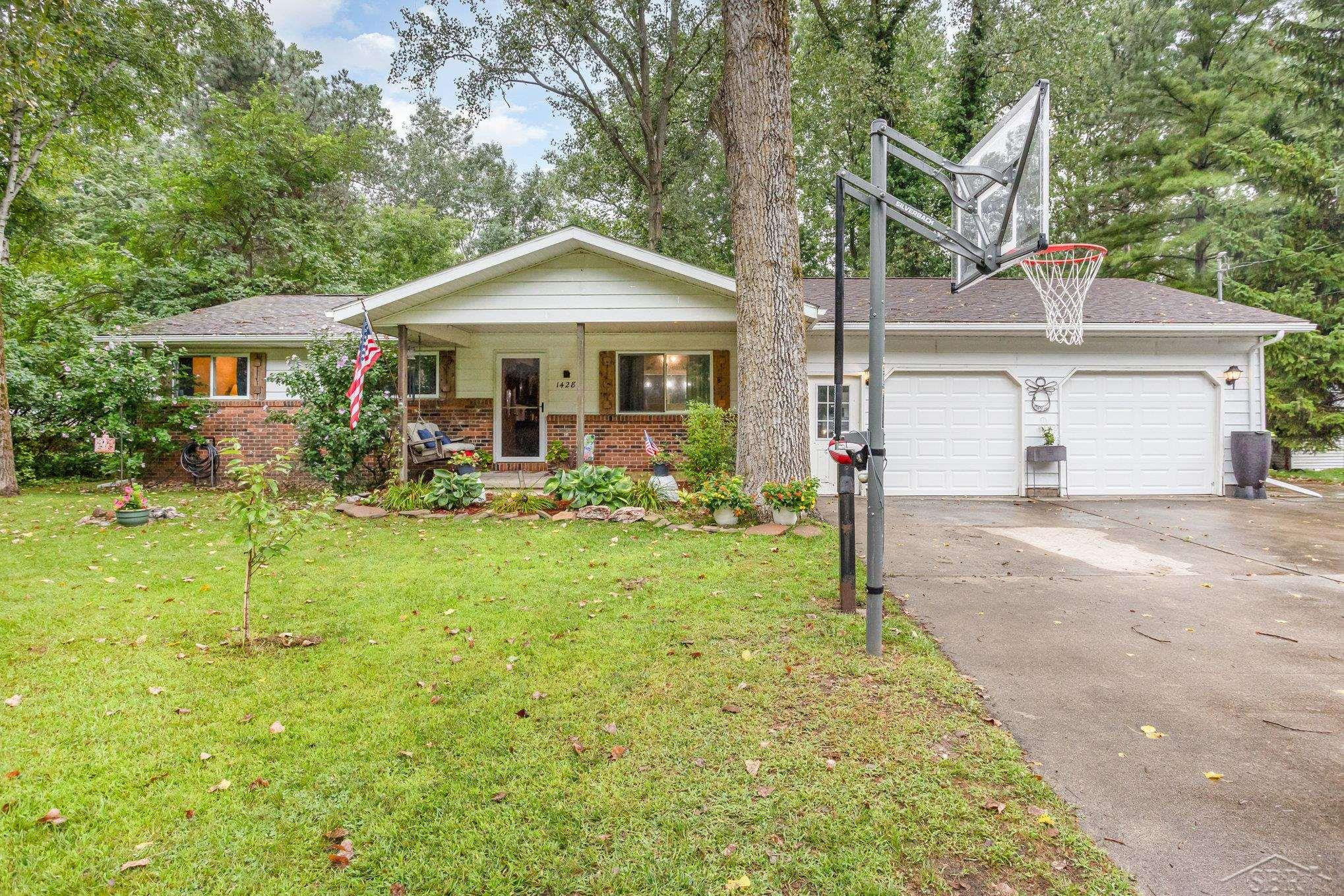 1428 S 8 Mile Road, Kawkawlin, MI 48631 — Photo 2