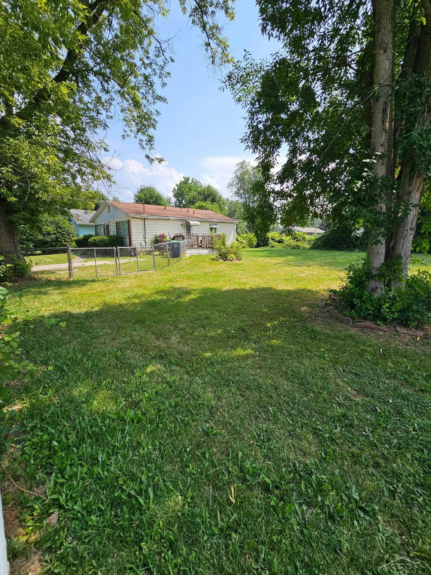 2258 California Avenue, Saginaw, MI 48601 — Photo 12