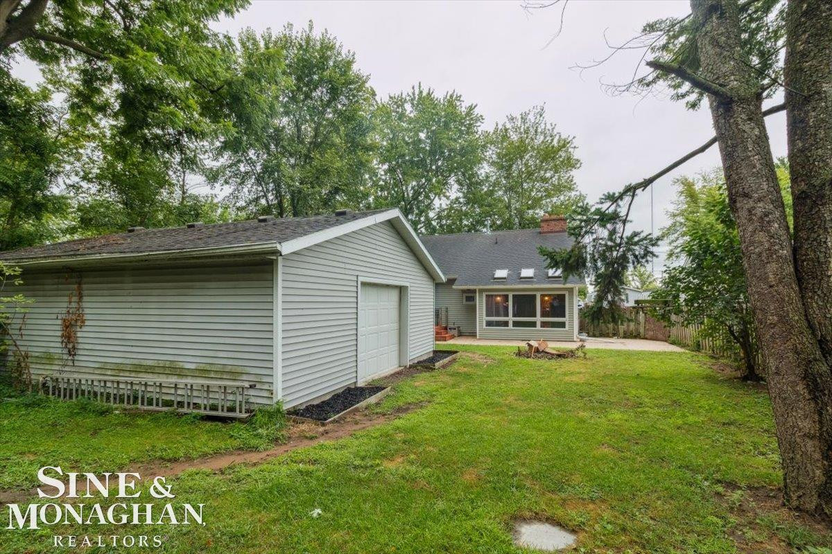 2006 S Riverside Avenue, MI — Photo 30