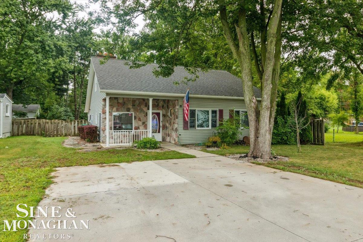 2006 S Riverside Avenue, MI — Photo 34