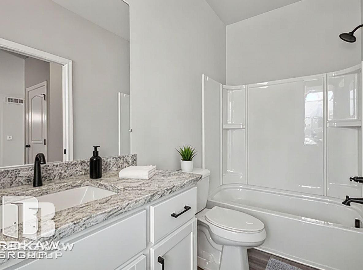 1421 Luxington Drive, Lapeer, MI 48446 — Photo 5