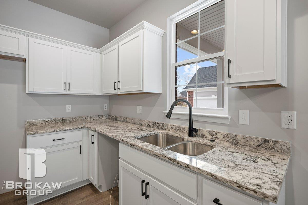 1421 Luxington Drive, Lapeer, MI 48446 — Photo 12