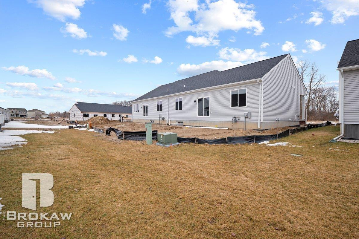 1421 Luxington Drive, Lapeer, MI 48446 — Photo 43