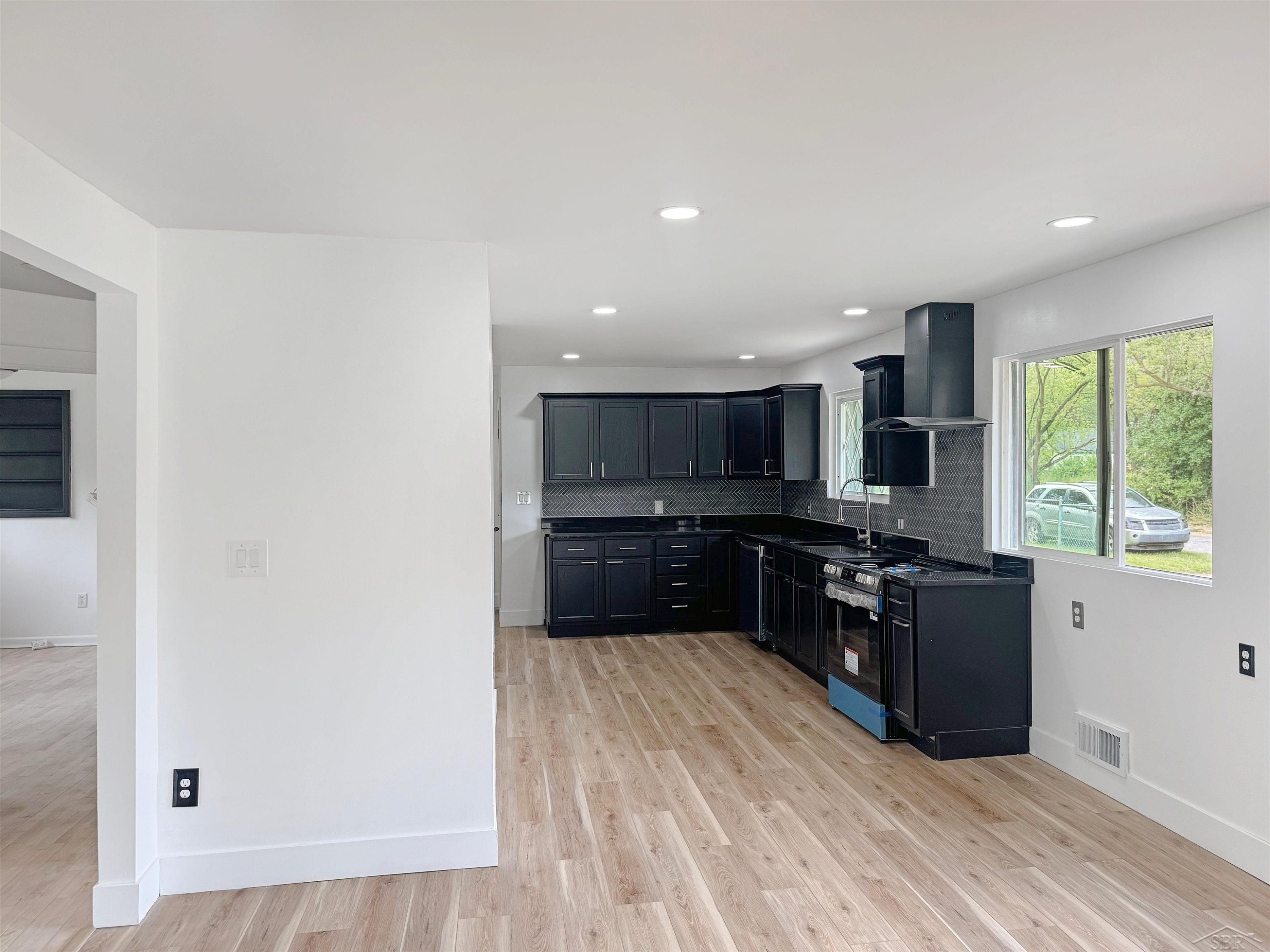 4984 Hull Road, MI 48601 — Photo 4