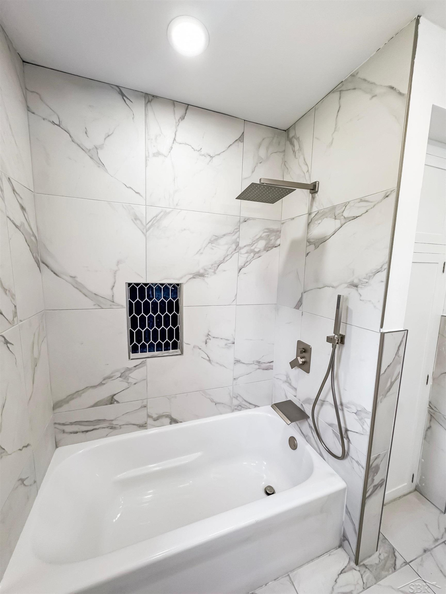 4984 Hull Road, MI 48601 — Photo 10
