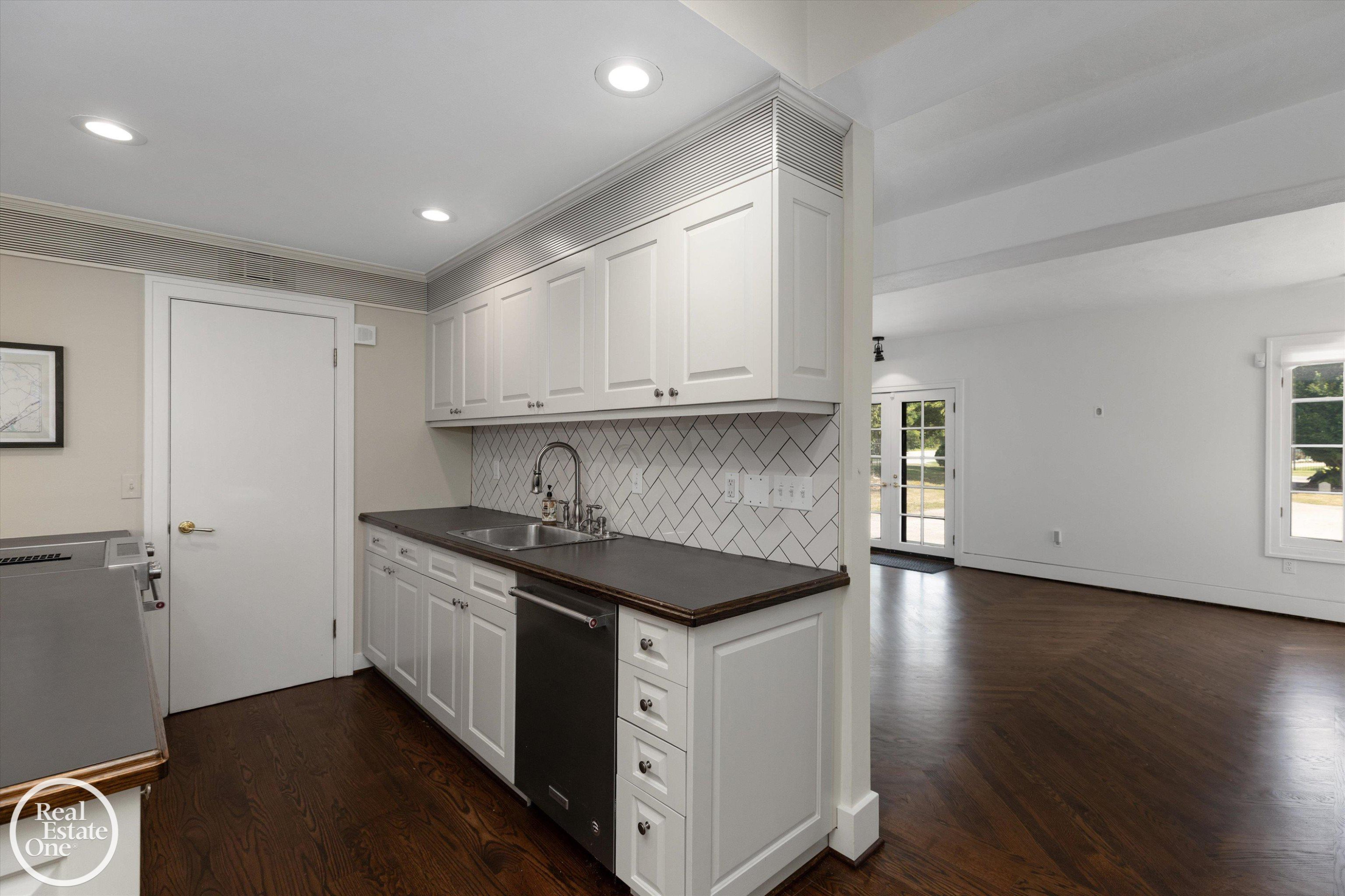 277 Lincoln Road, Grosse Pointe, MI 48230 — Photo 17