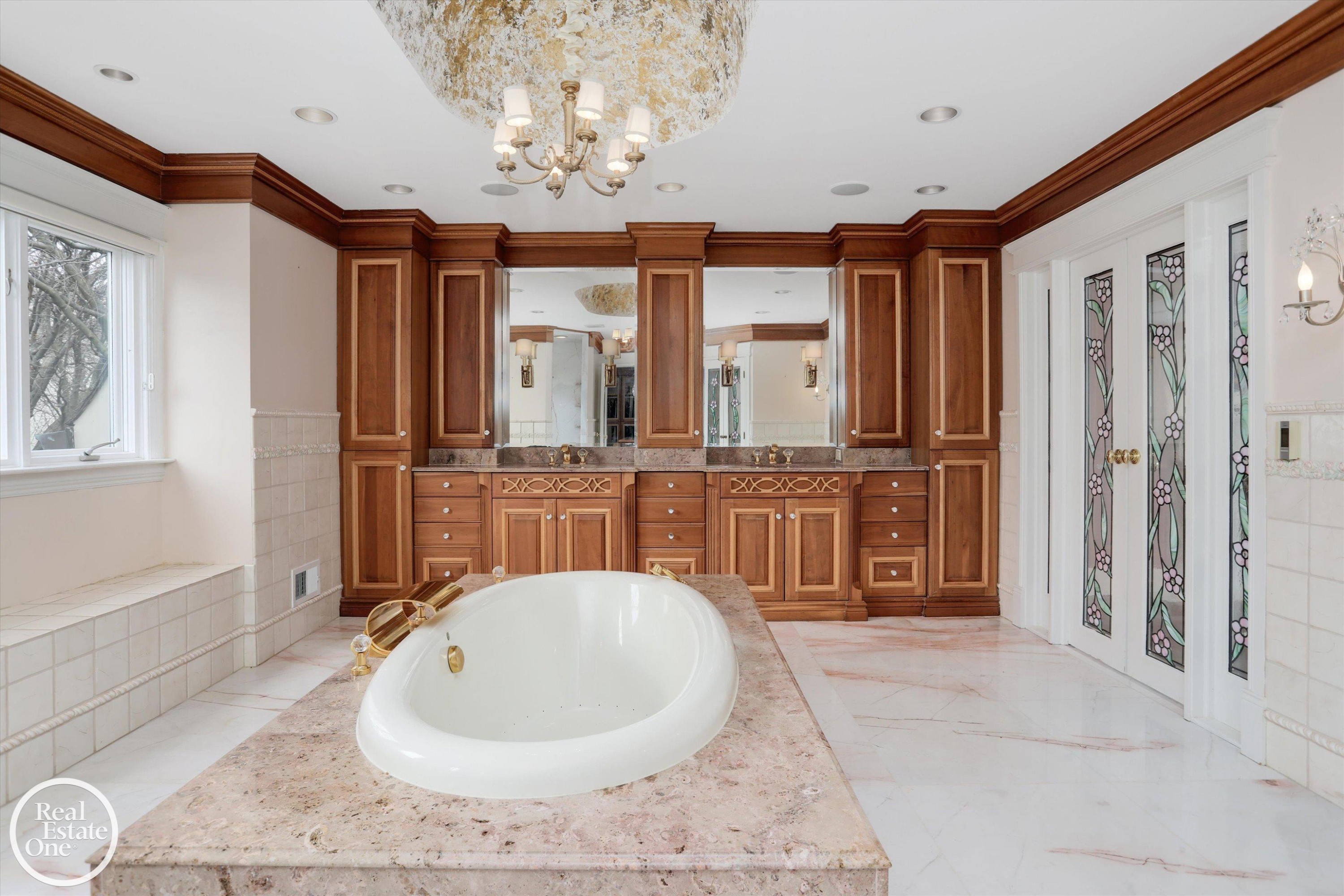 583 Lake Shore Road, Grosse Pointe Shores, MI 48236 — Photo 42