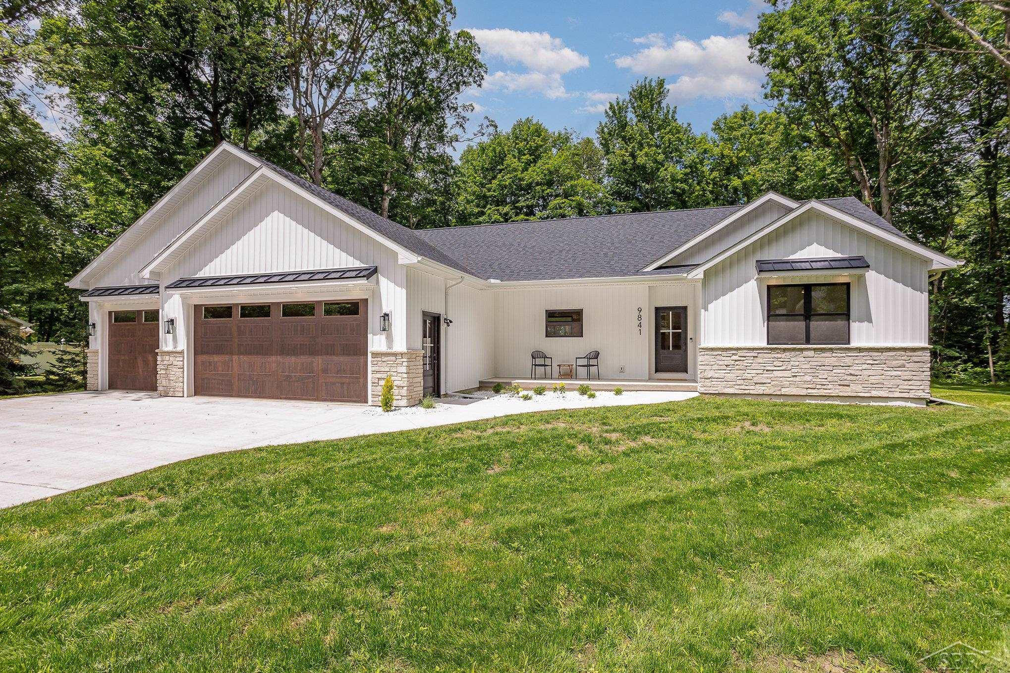 9841 Beech Tree Lane, Frankenmuth, MI 48734 — Photo 2
