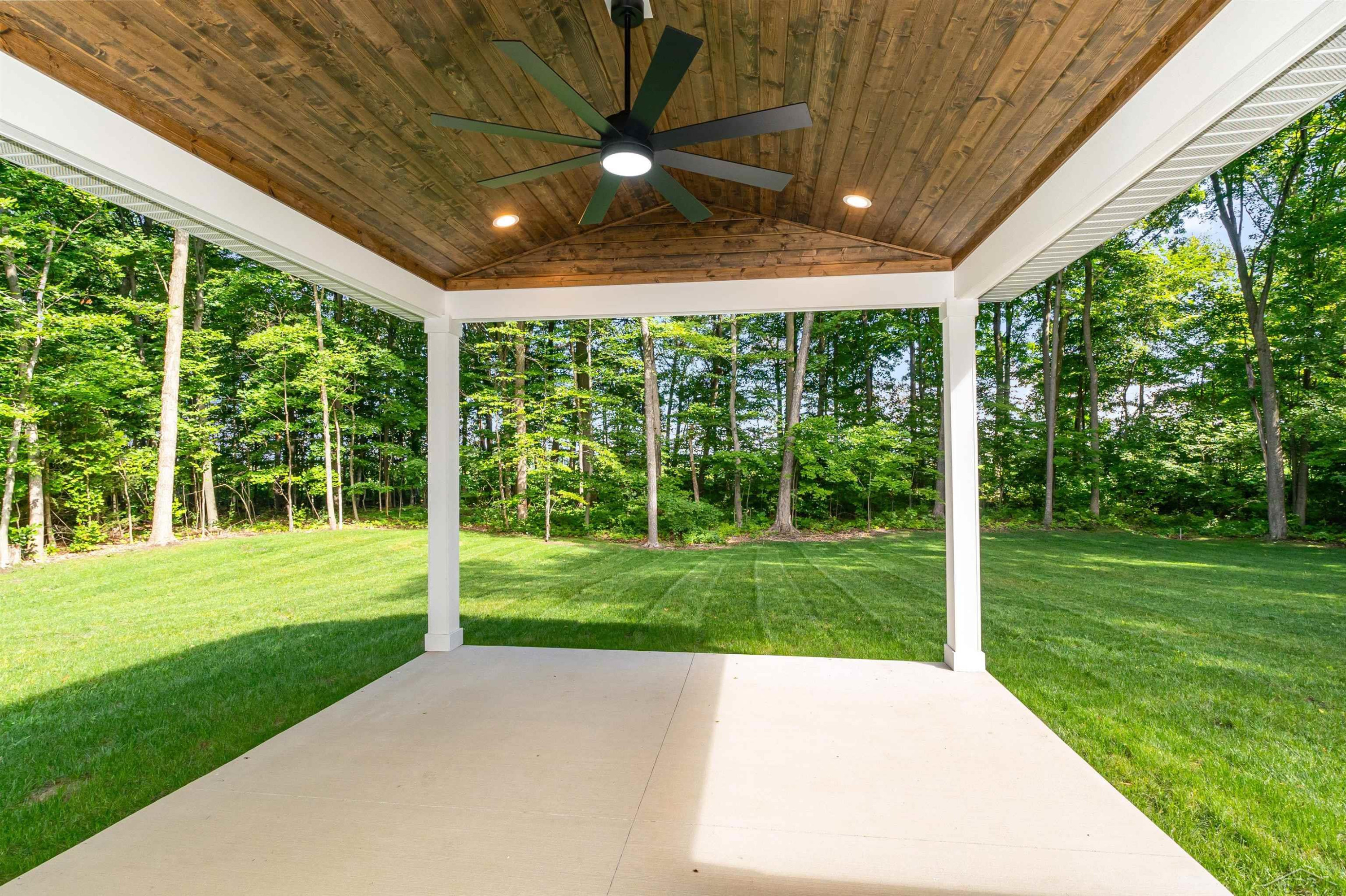9841 Beech Tree Lane, Frankenmuth, MI 48734 — Photo 37