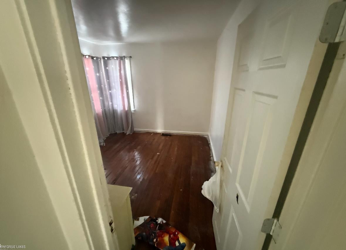 2405 Bewick Street, MI 48601 — Photo 3