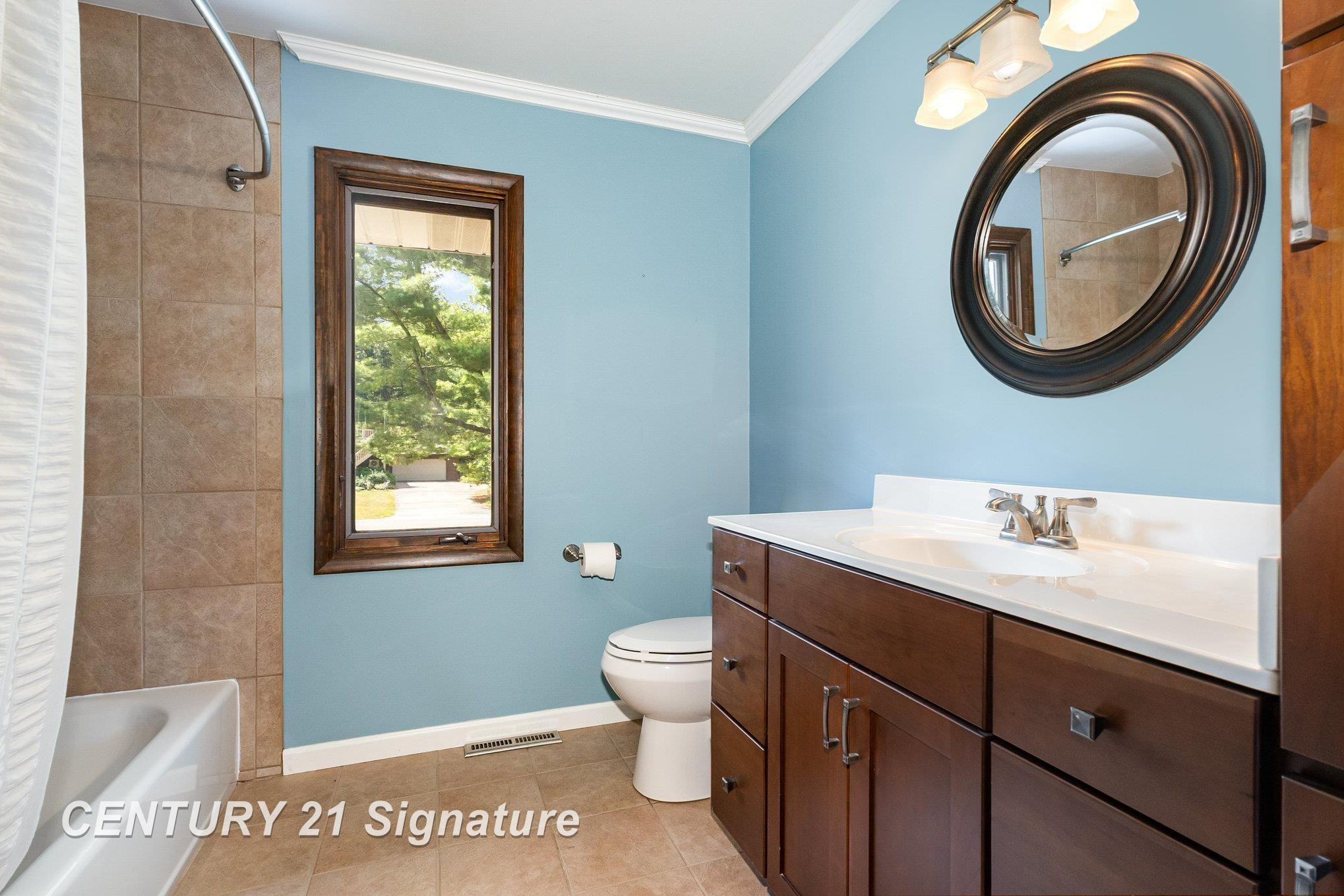 4198 N Francis Shores Avenue, Sanford, MI 48657 — Photo 10