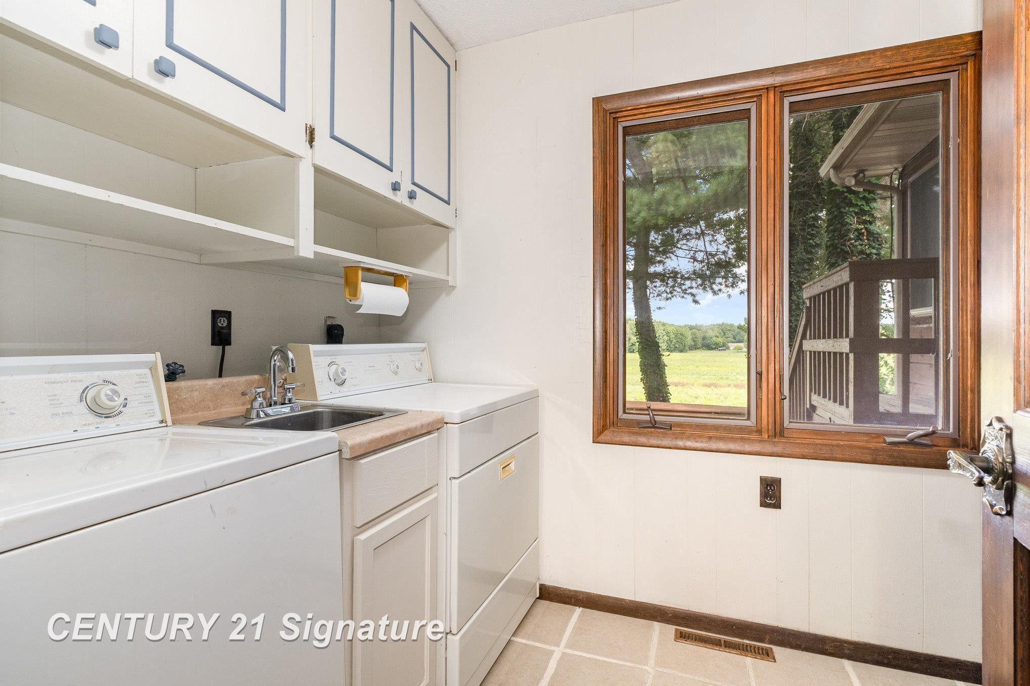 4198 N Francis Shores Avenue, Sanford, MI 48657 — Photo 12
