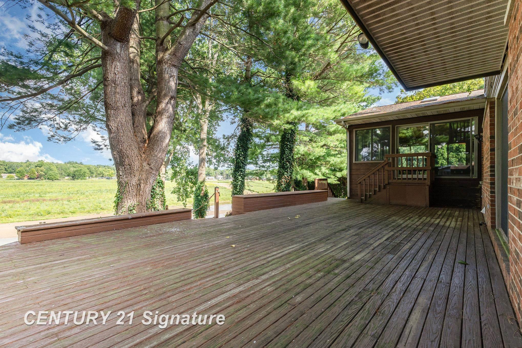 4198 N Francis Shores Avenue, Sanford, MI 48657 — Photo 36