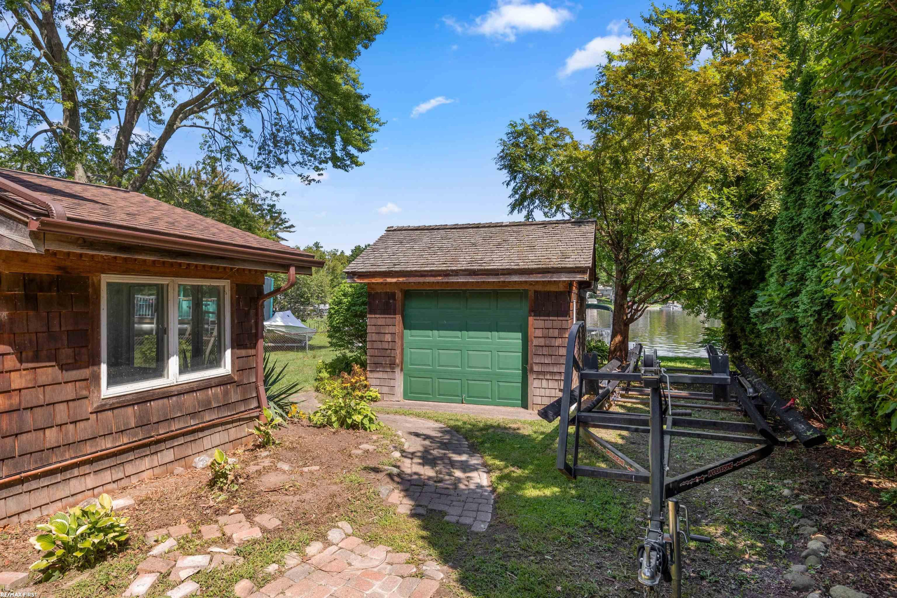 671 Lakeshore Drive, Columbiaville, MI 48421 — Photo 36