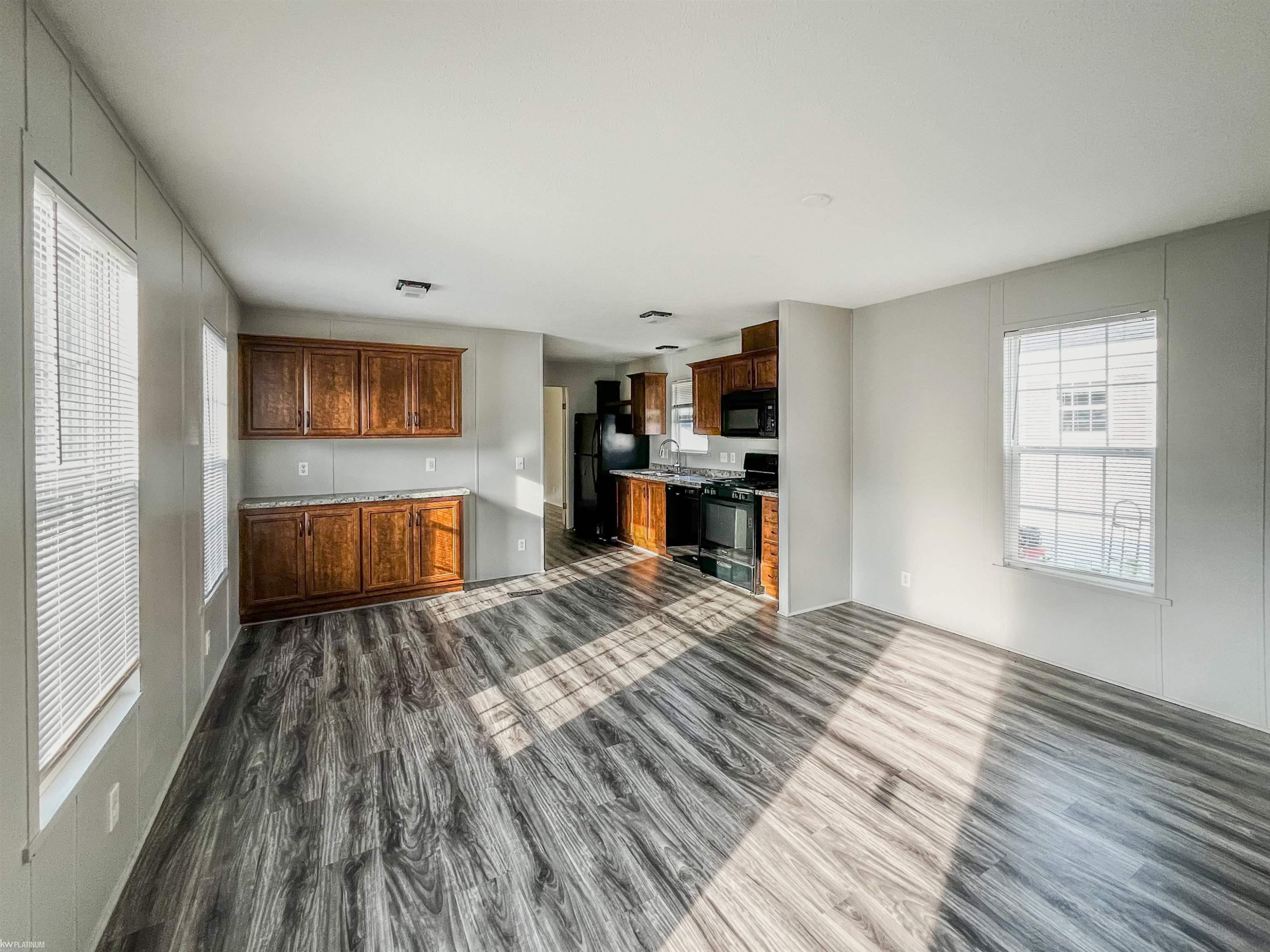 2028 Riverview Drive, MI 48079 — Photo 4