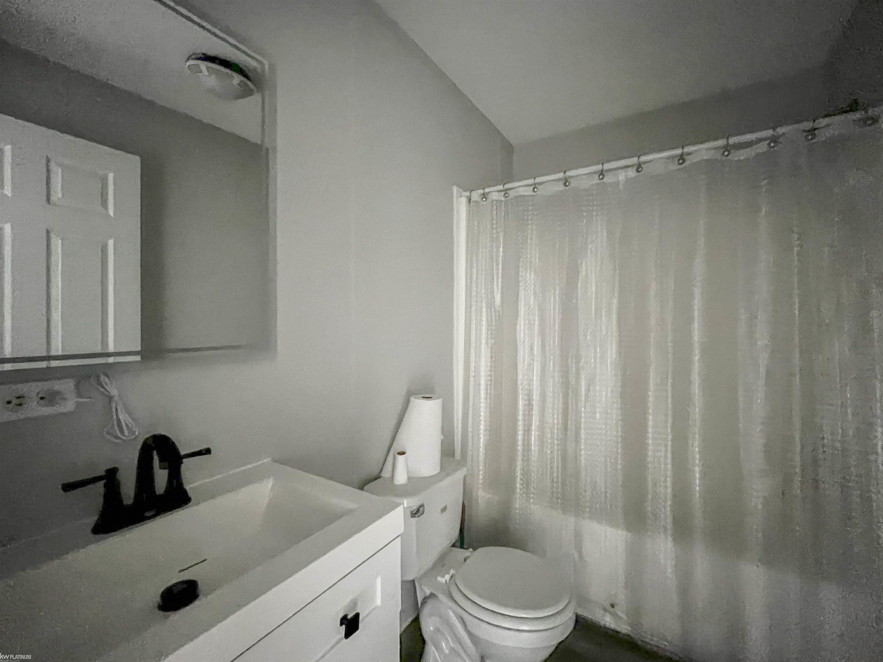 2028 Riverview Drive, MI 48079 — Photo 16