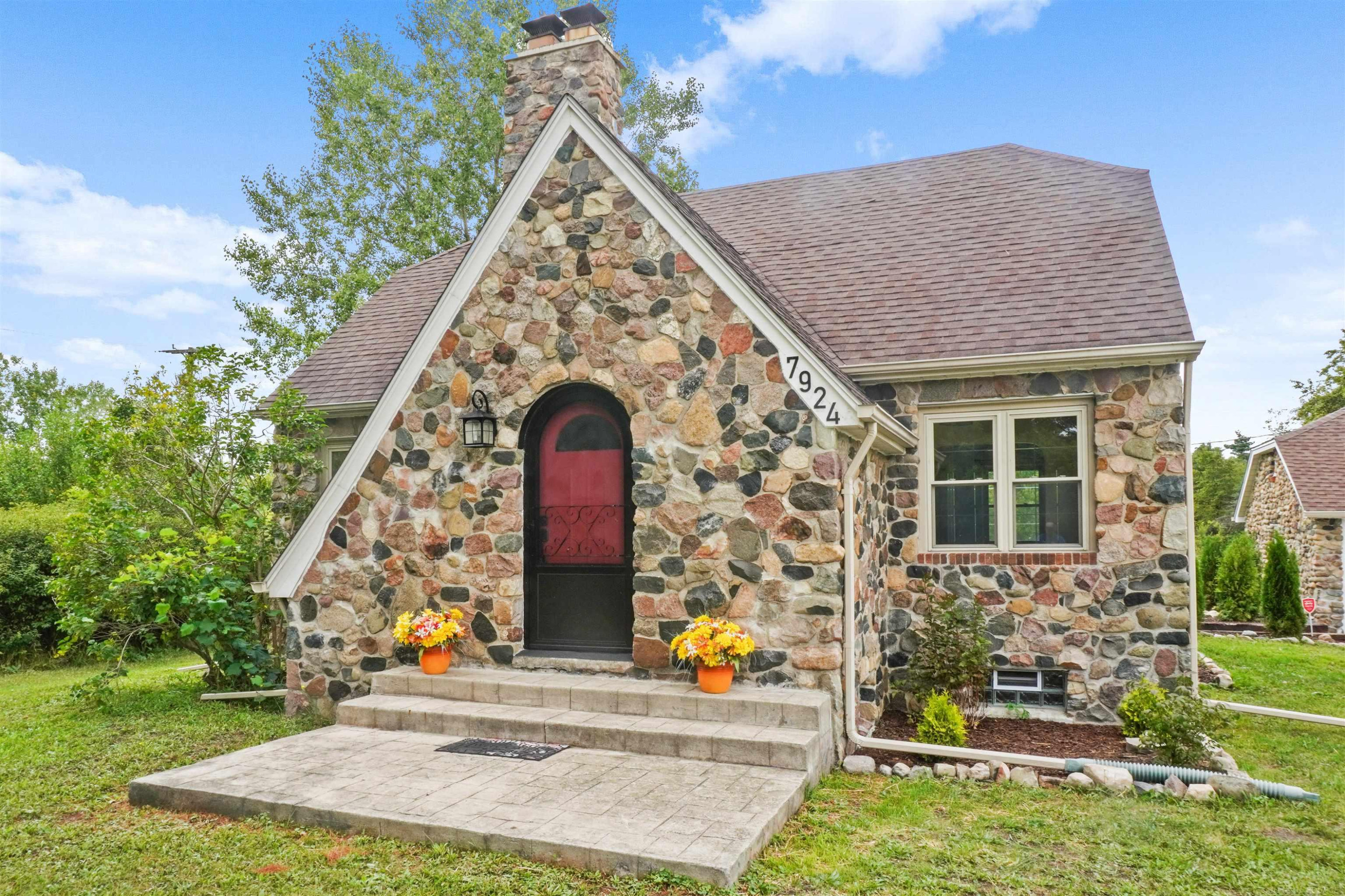 7924 Gratiot Avenue, MI — Photo 2