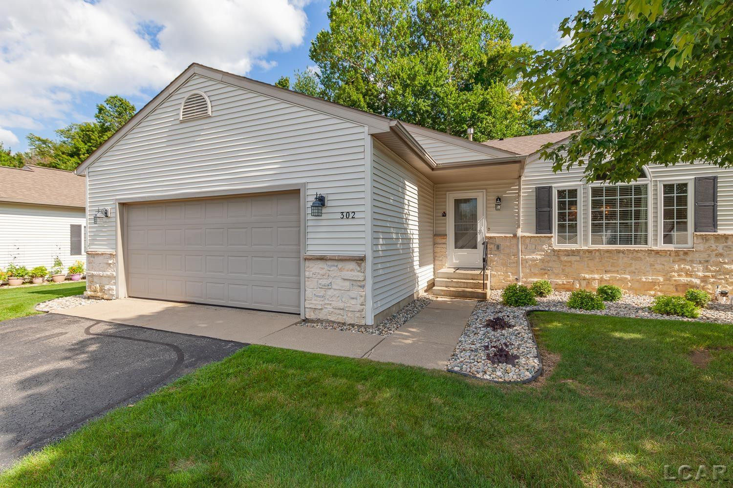 302 Lakewood Drive, Adrian, MI 49221 — Photo 2