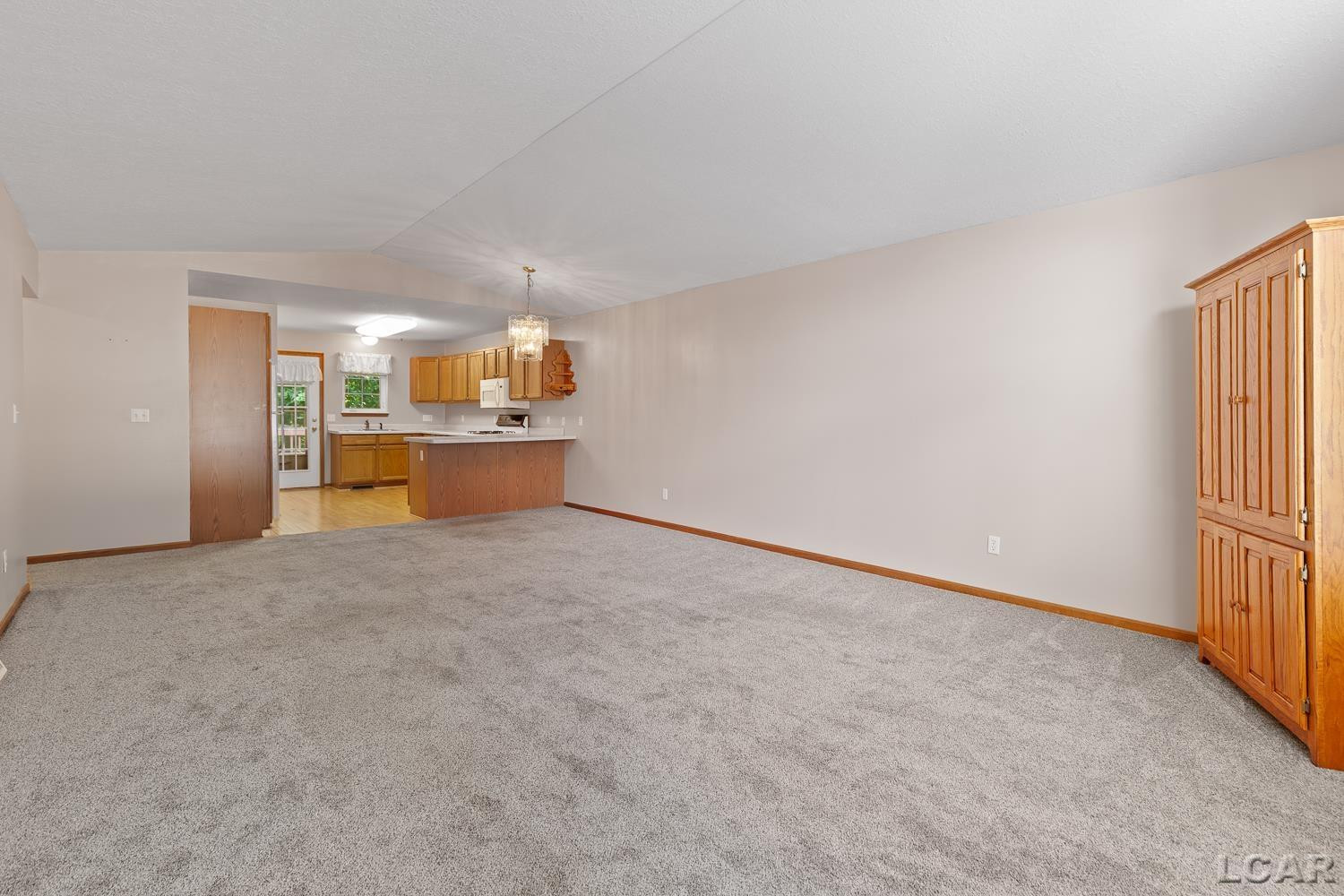 302 Lakewood Drive, Adrian, MI 49221 — Photo 4