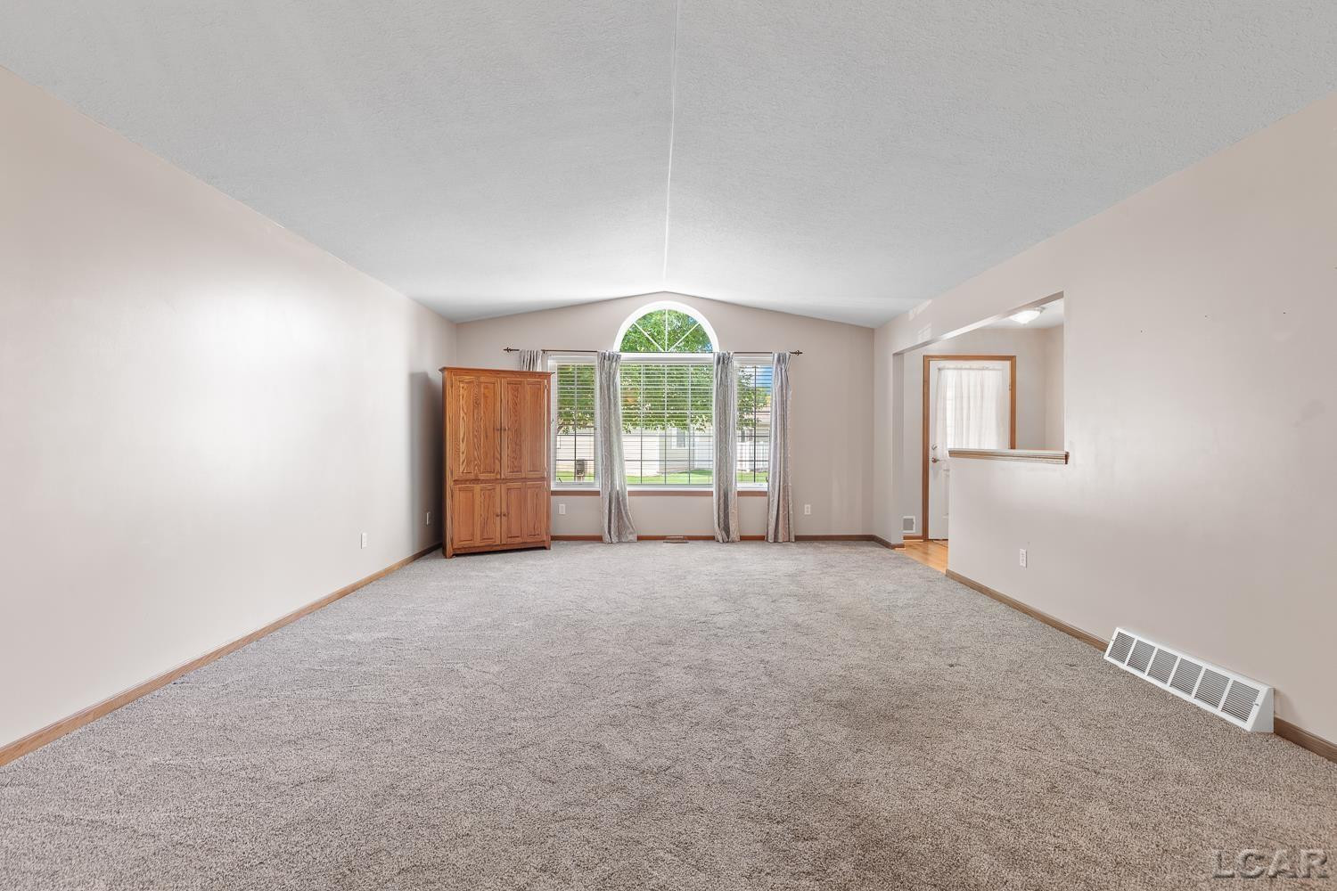 302 Lakewood Drive, Adrian, MI 49221 — Photo 6