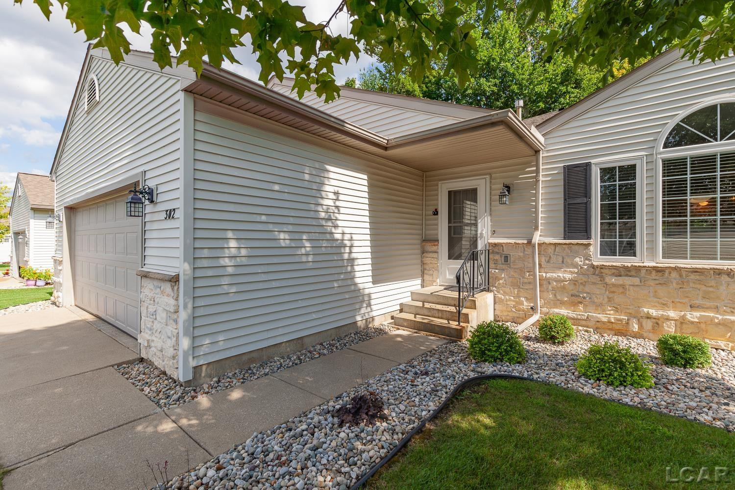 302 Lakewood Drive, Adrian, MI 49221 — Photo 29