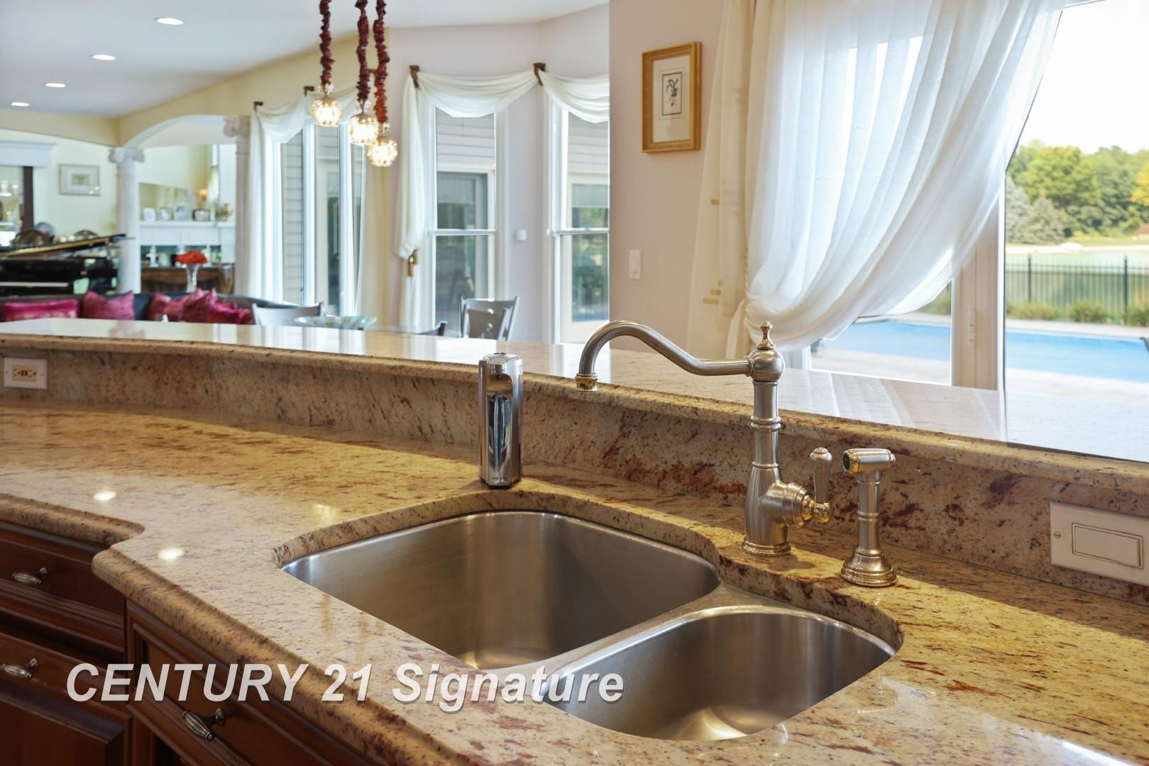 11372 Lake Circle Drive, Saginaw, MI 48609 — Photo 32