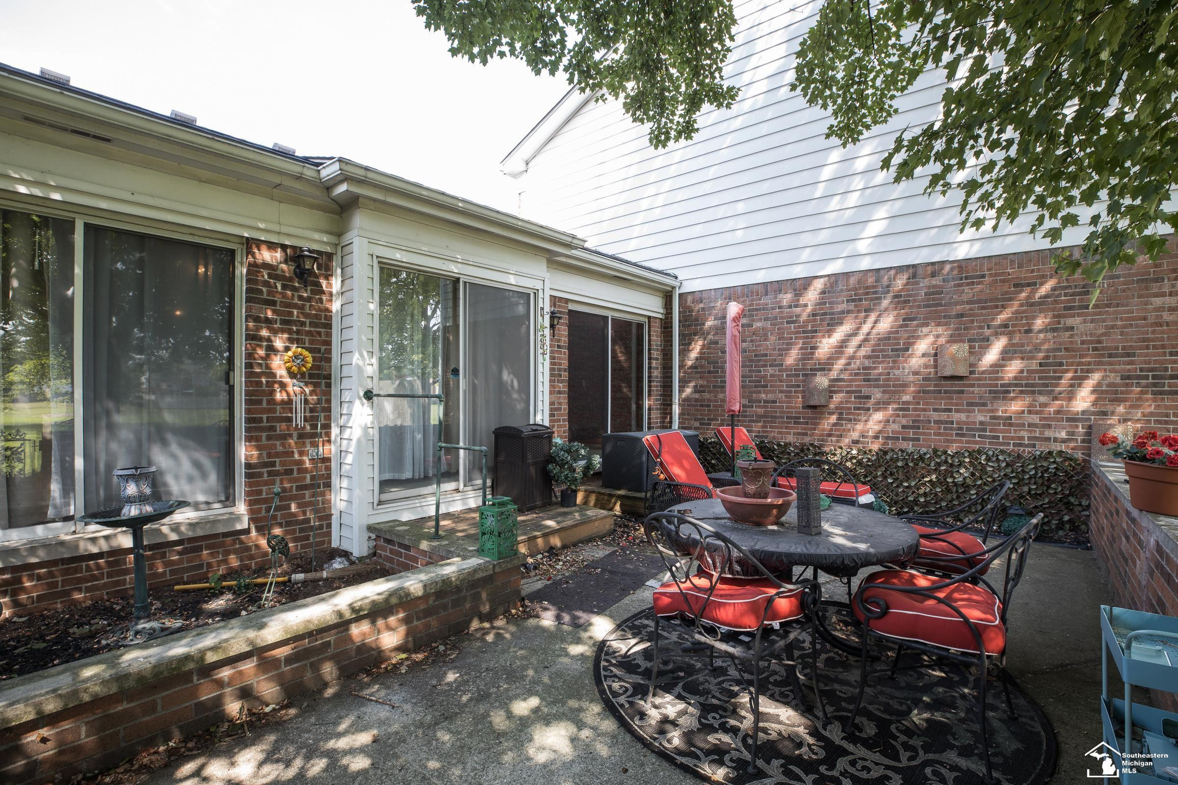 4725 Leisure Lane, Trenton, MI 48183 — Photo 9