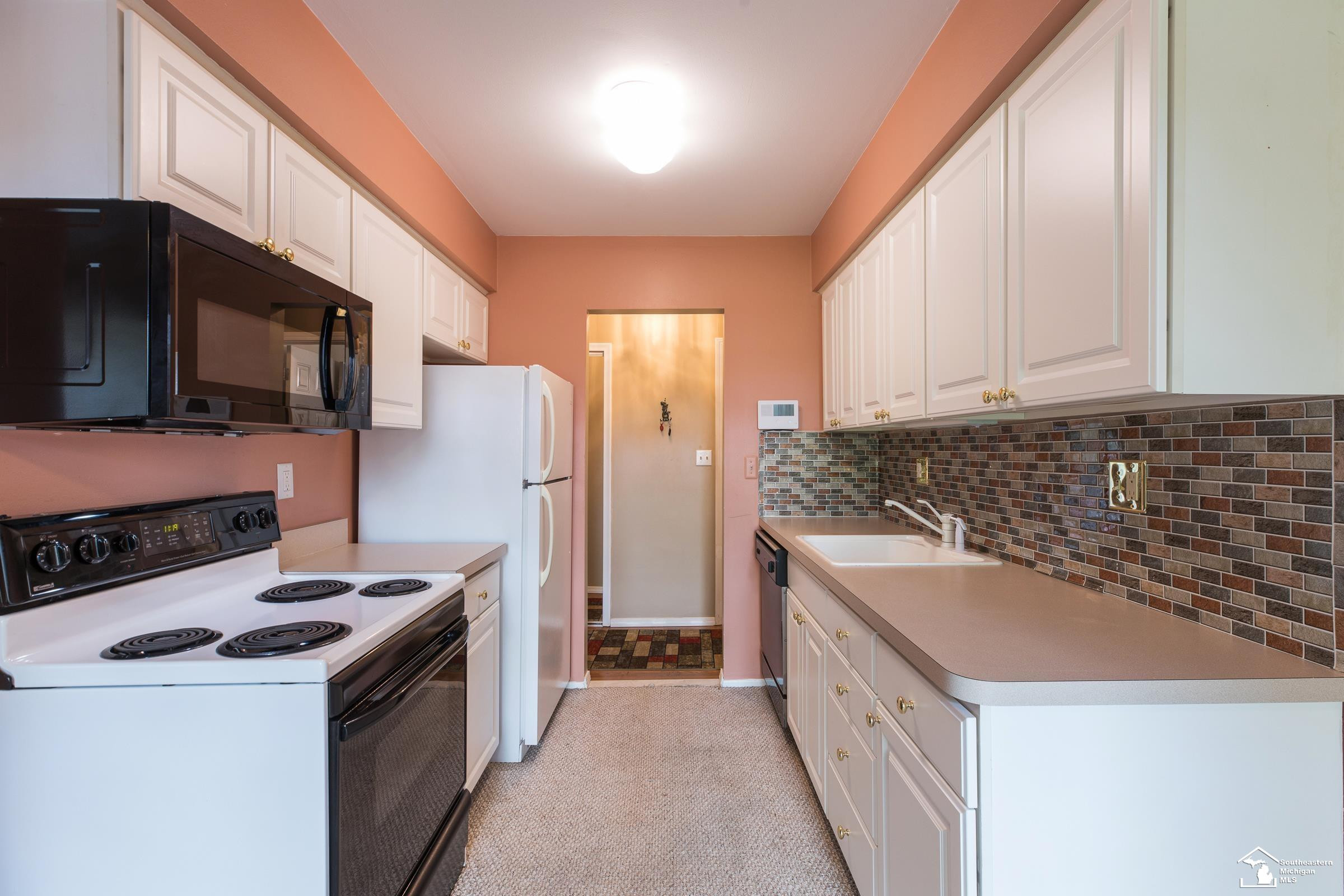 4725 Leisure Lane, Trenton, MI 48183 — Photo 14