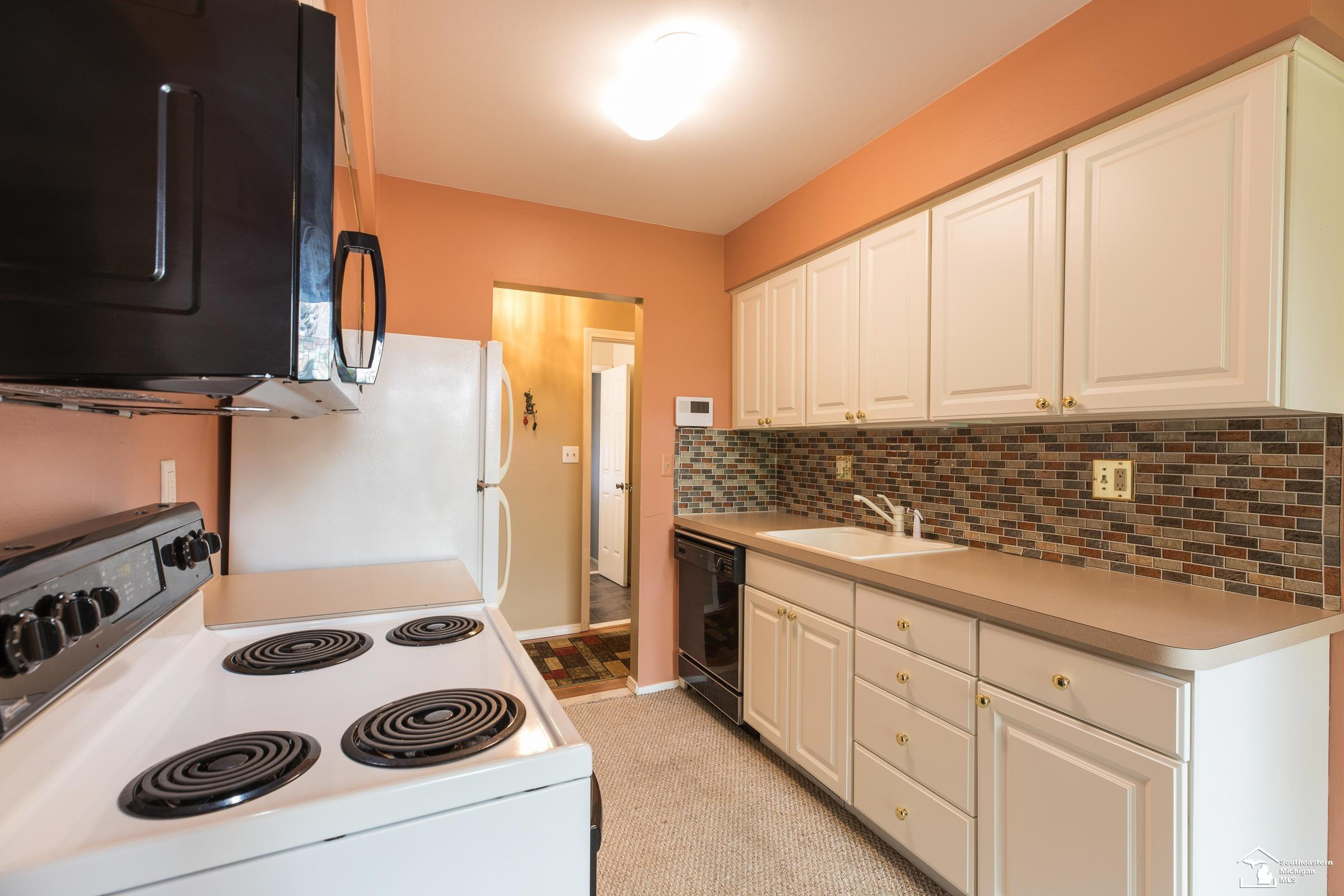 4725 Leisure Lane, Trenton, MI 48183 — Photo 15