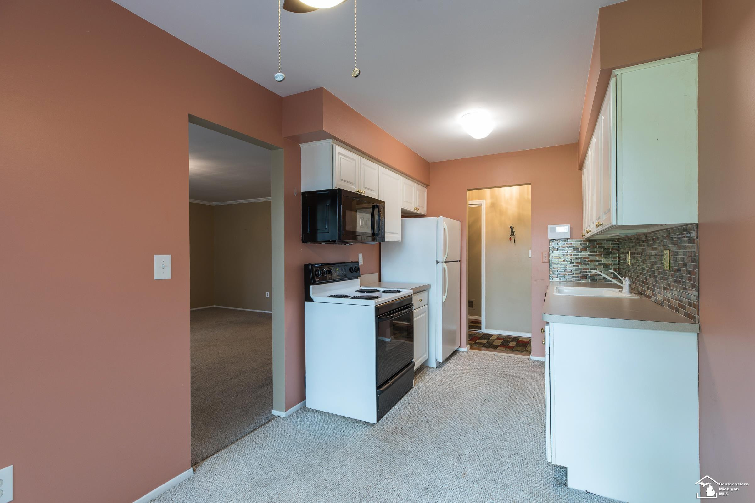 4725 Leisure Lane, Trenton, MI 48183 — Photo 18