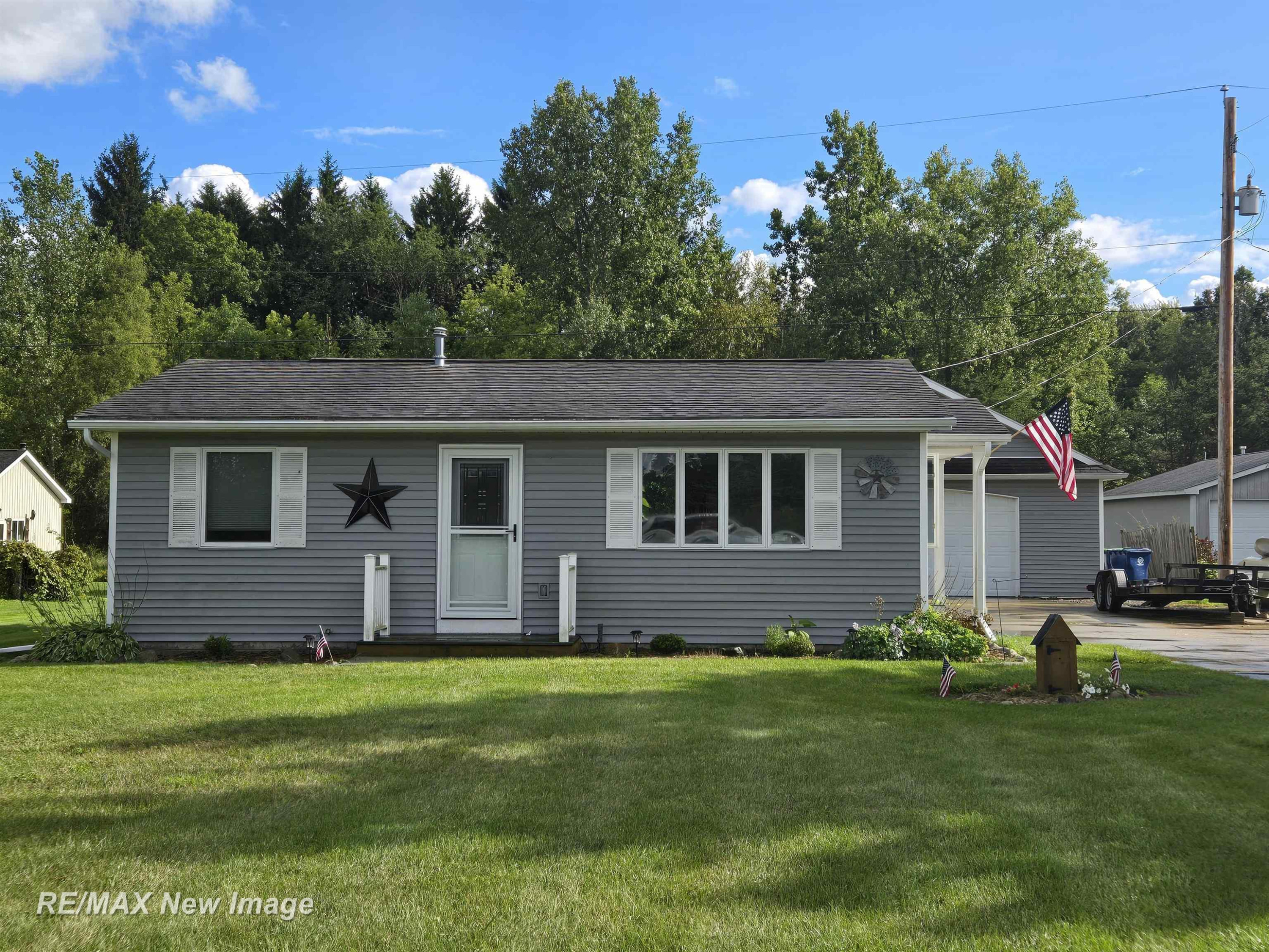 16805 Ederer Road, Hemlock, MI 48626 — front exterior