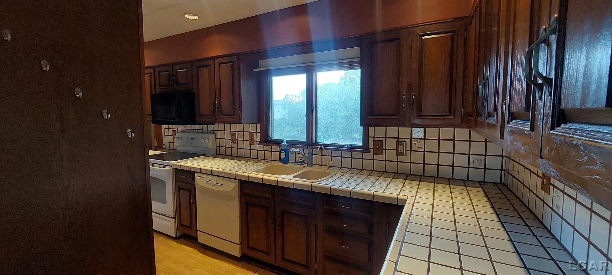 9875 Stoddard Road, Adrian, MI 49221 — Photo 36