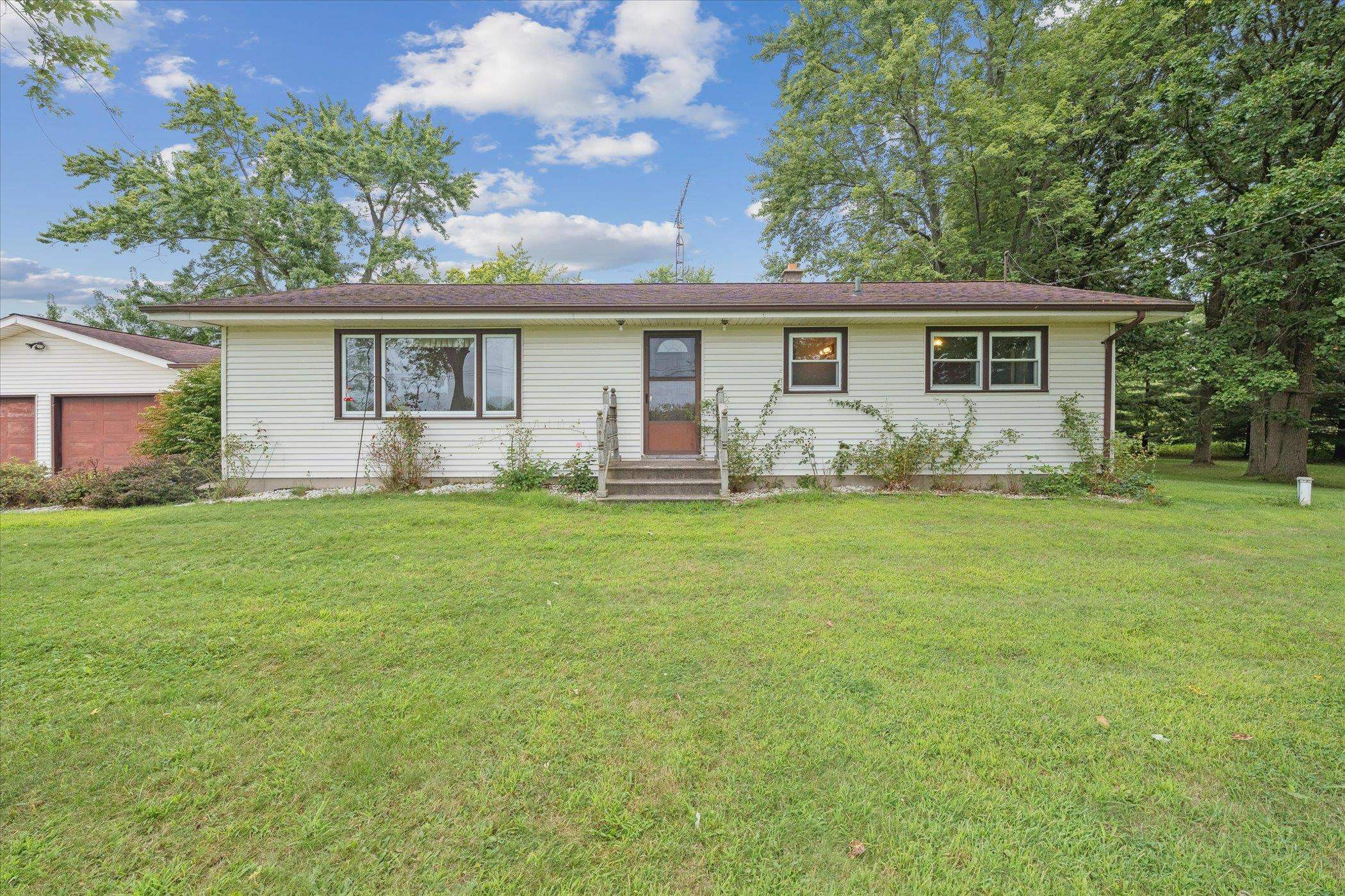 6002 S State Road, Bancroft, MI 48414 — Photo 5