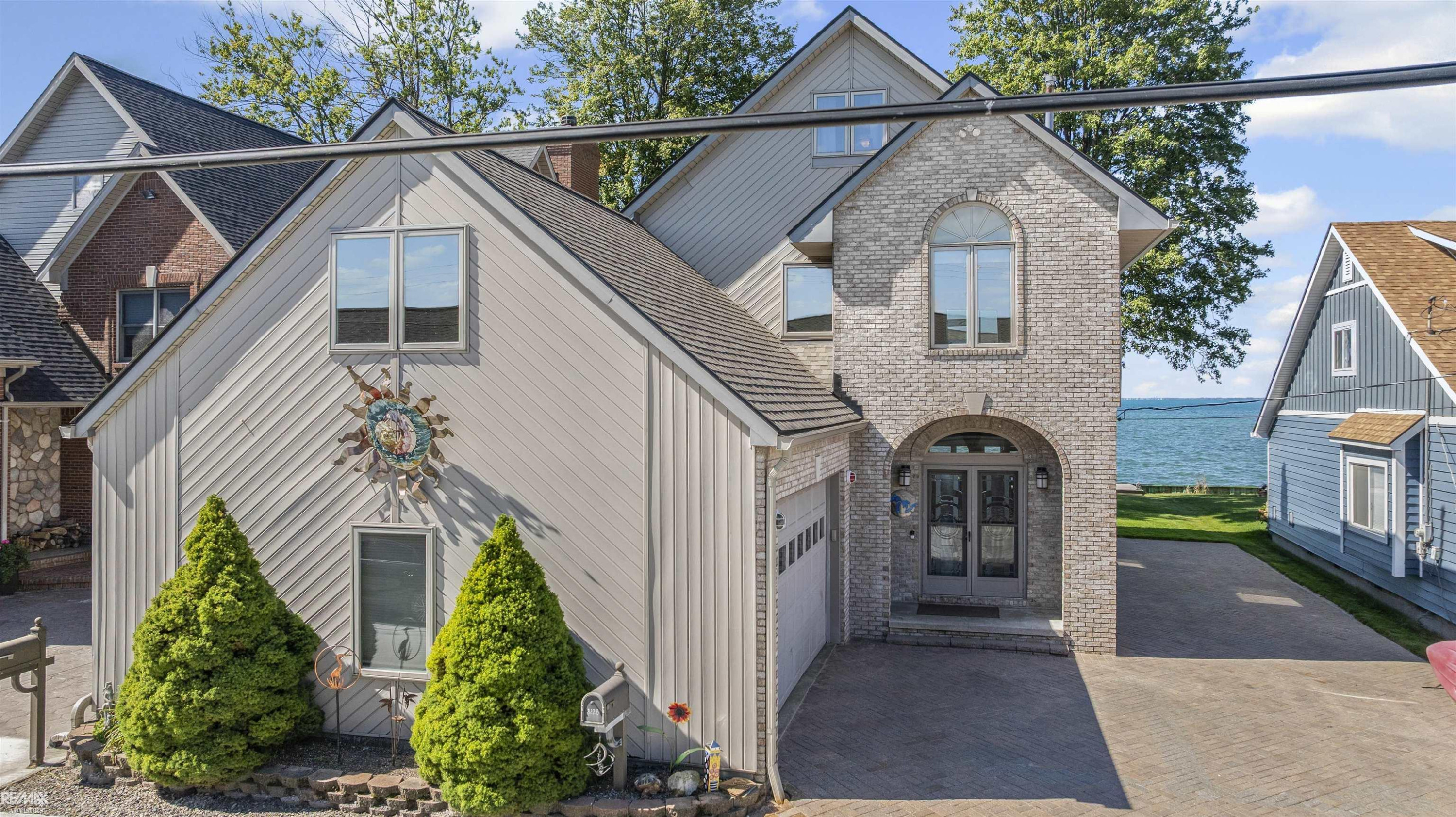 8228 Long Island Court, MI — Photo 3