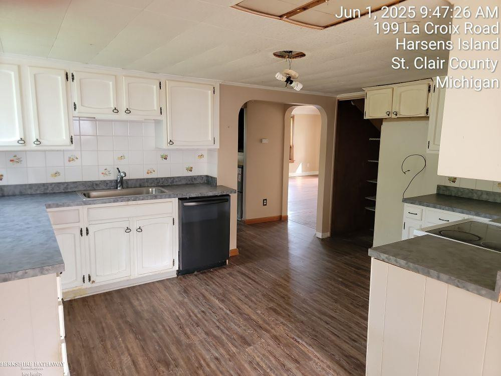 199 Lacroix Street, MI 48028 — Photo 6