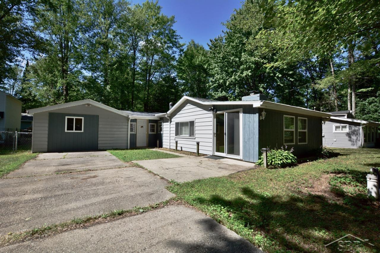 4887 Wildwood Street, Harrison, MI 48625 — Photo 7