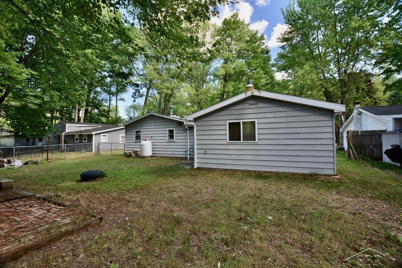 4887 Wildwood Street, Harrison, MI 48625 — Photo 20