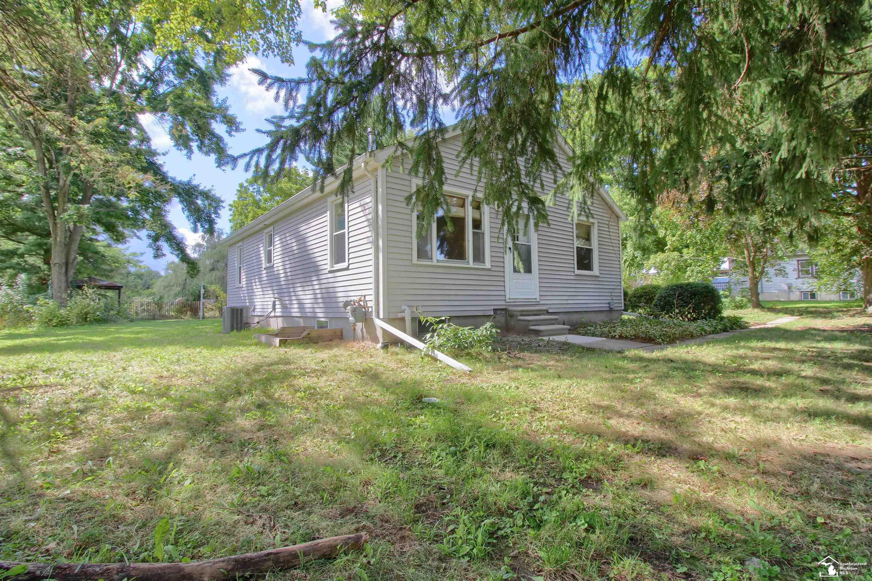 3039 N Prospect Road, Ypsilanti, MI 48198 — Photo 2