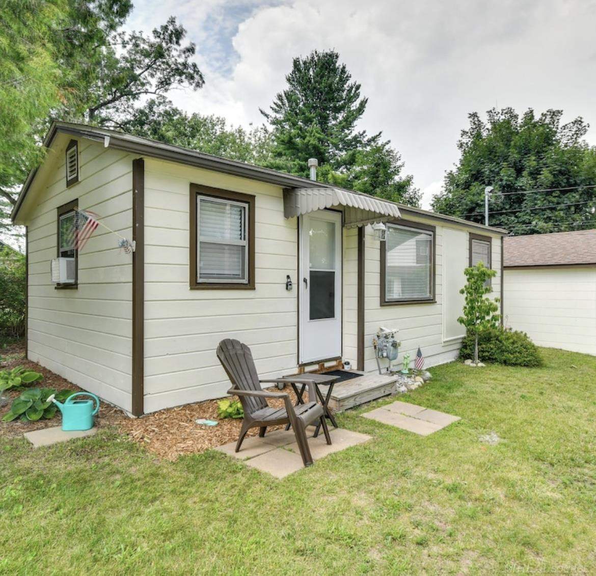 201 Gasoline Alley, Houghton Lake, MI 48629