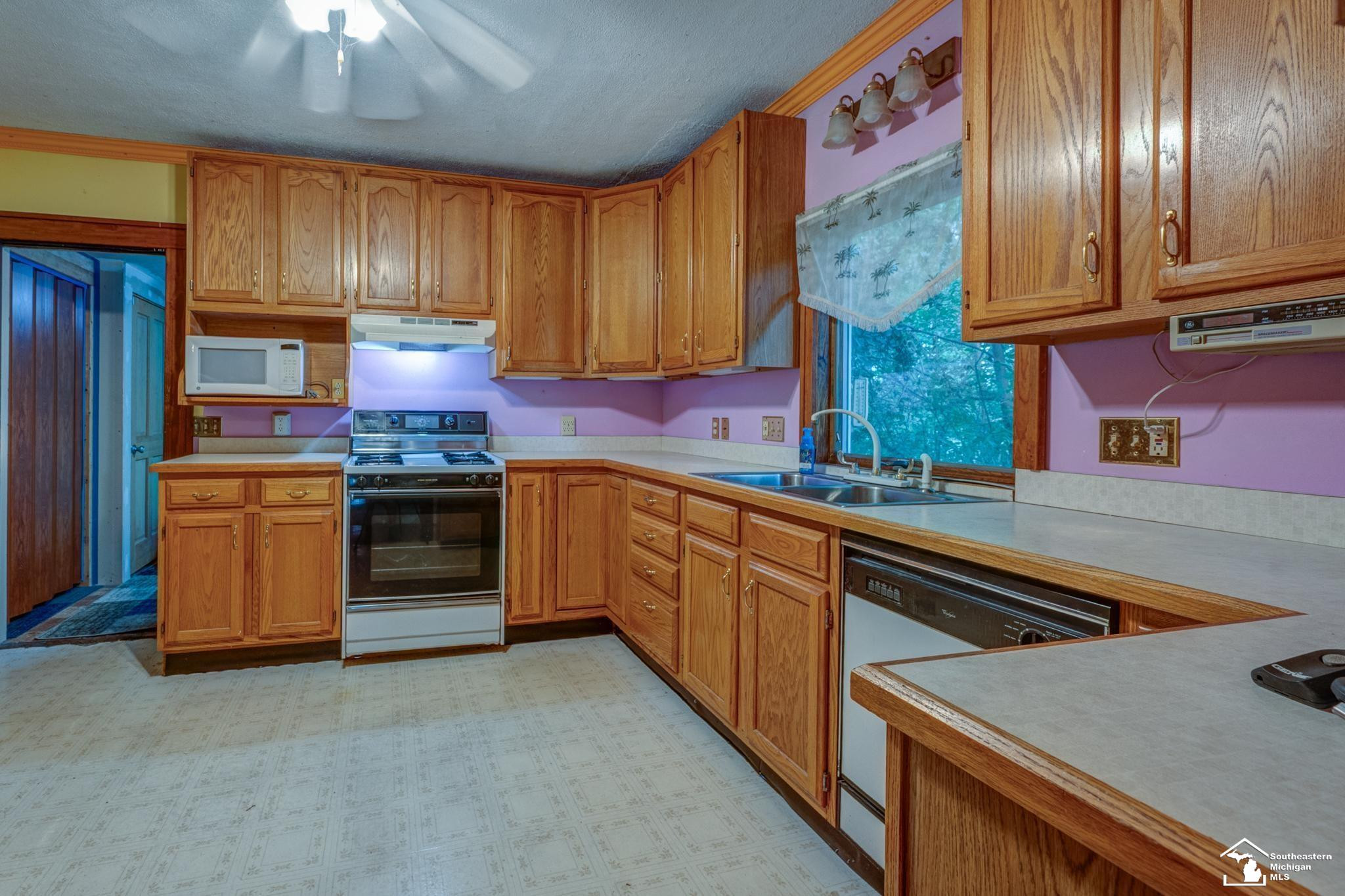 8318 Memorial Highway, MI 49267 — Photo 30