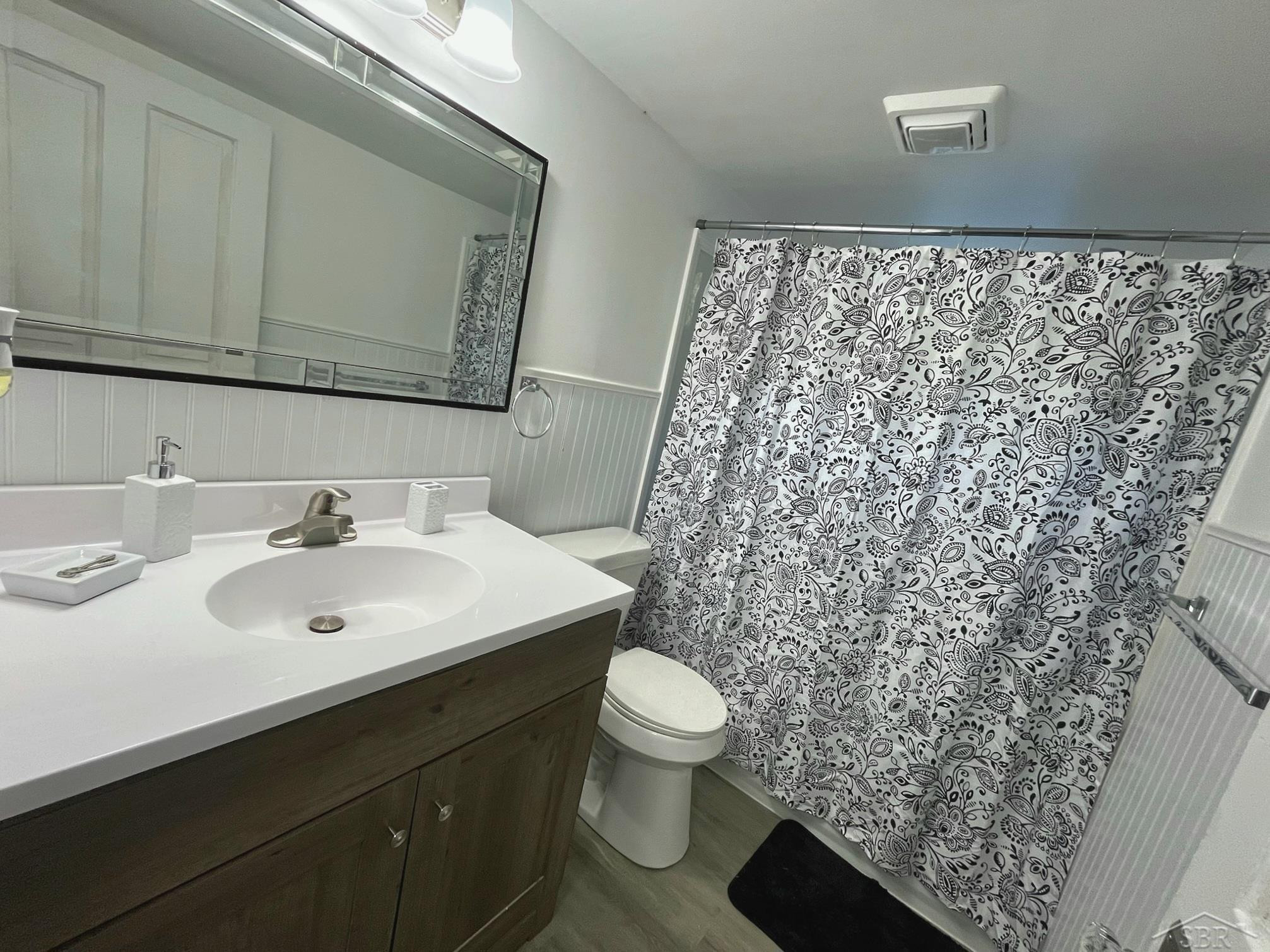 825 E Broad Street, Chesaning, MI 48616 — Photo 5
