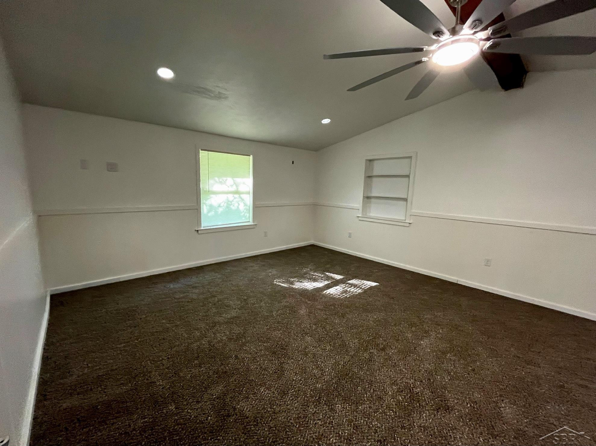 825 E Broad Street, Chesaning, MI 48616 — Photo 8