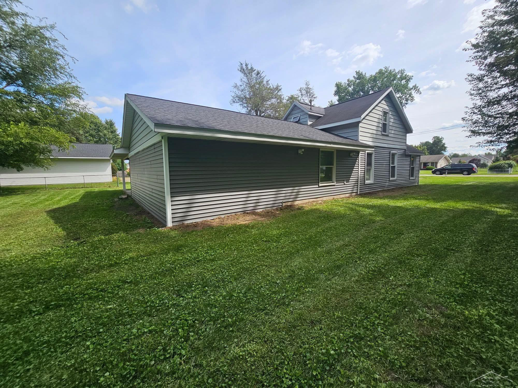 825 E Broad Street, Chesaning, MI 48616 — Photo 26
