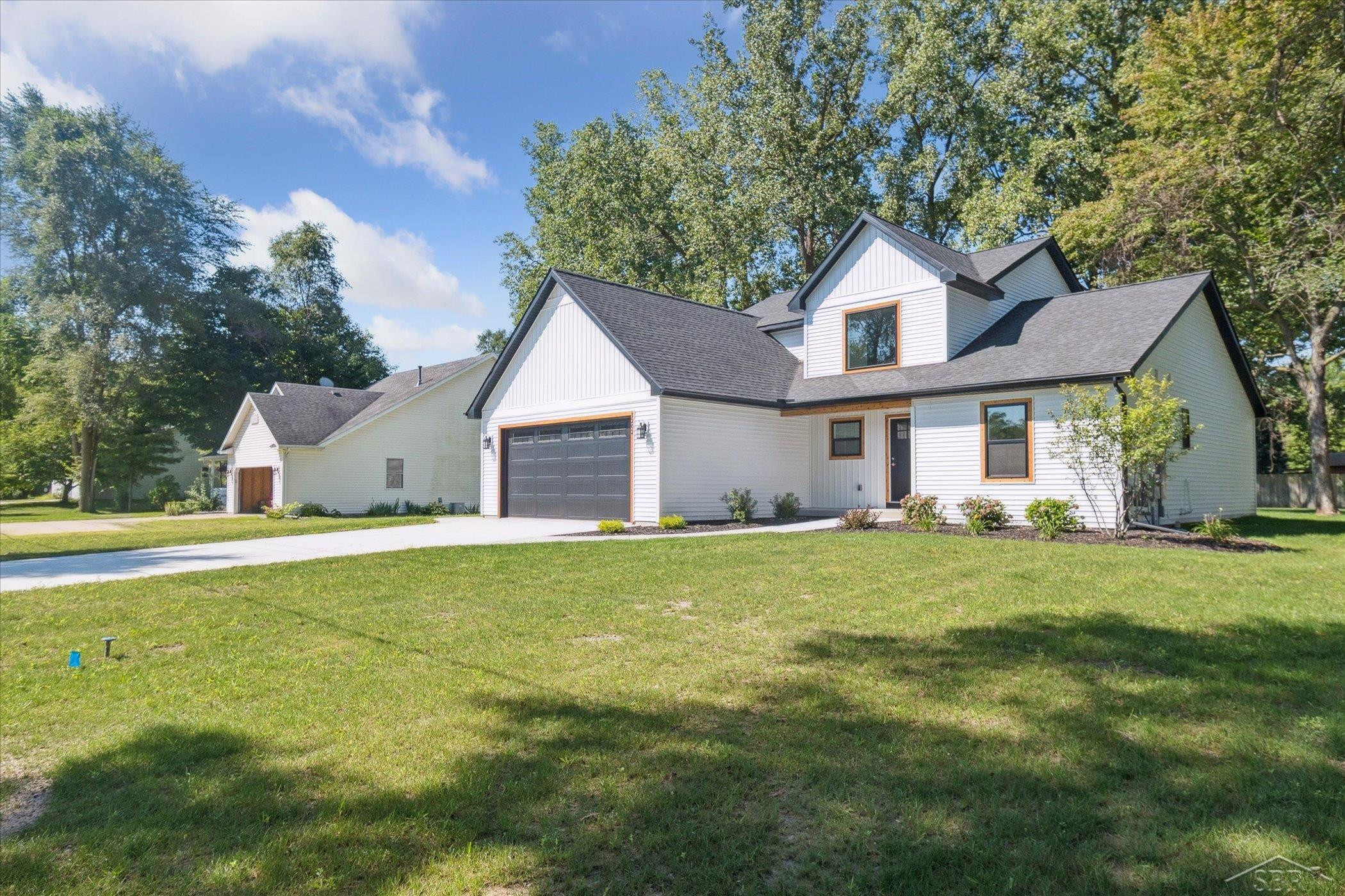1202 S Hemlock Road, Hemlock, MI 48626 — front exterior