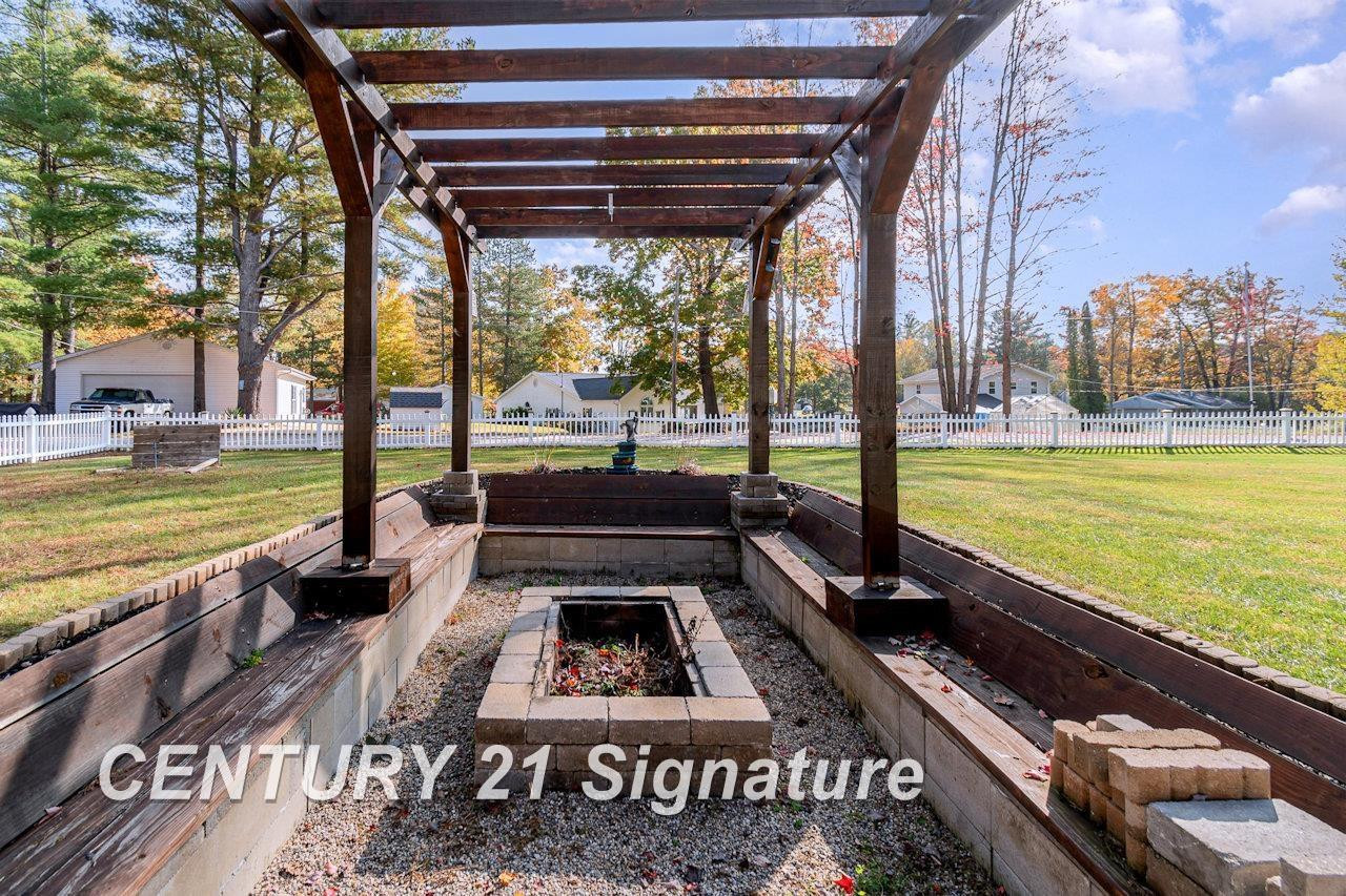 7451 N Narragannett Drive, Hope, MI 48628 — Photo 31